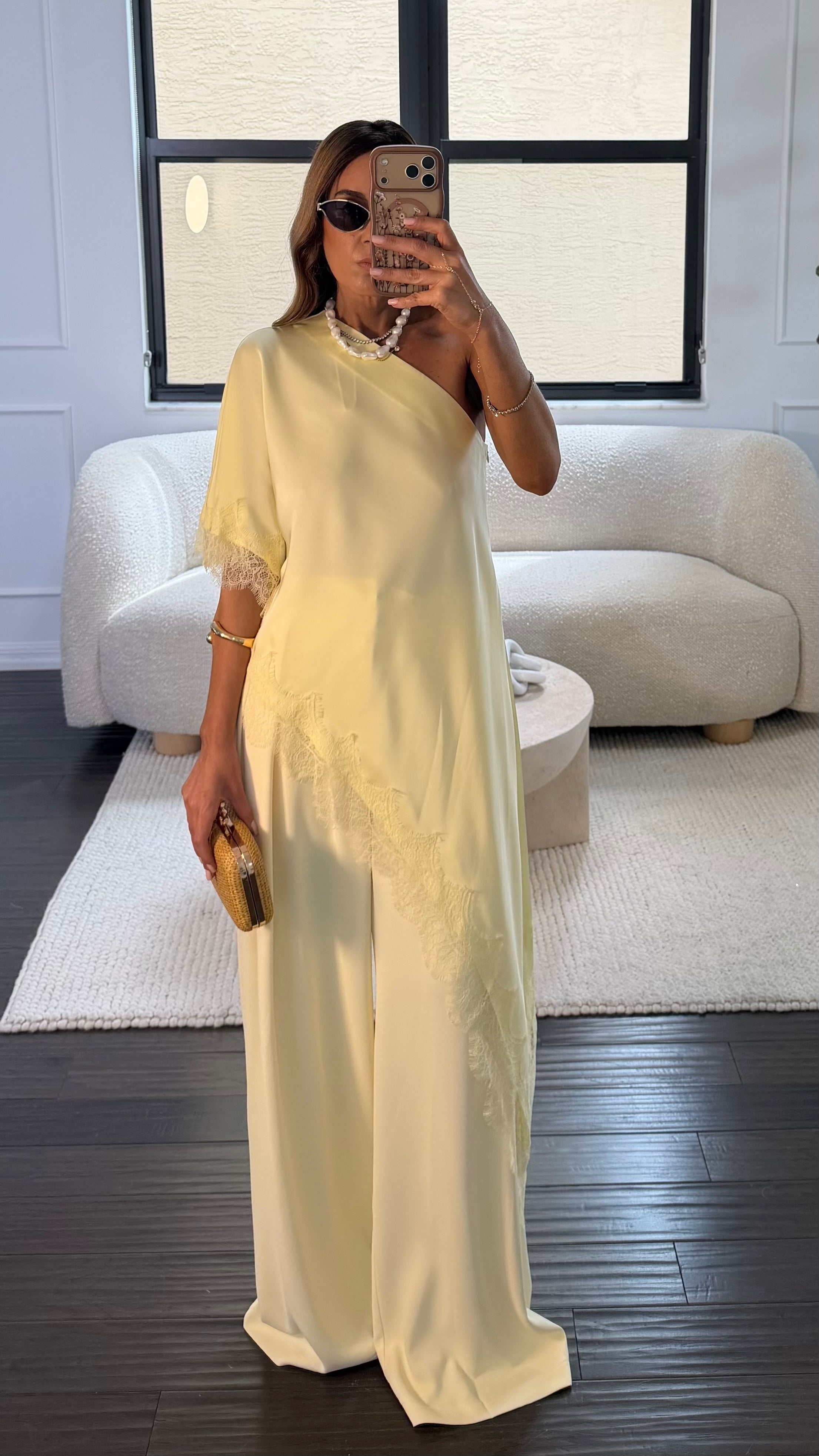 BUTTER ASSY LACE BLOUSE
