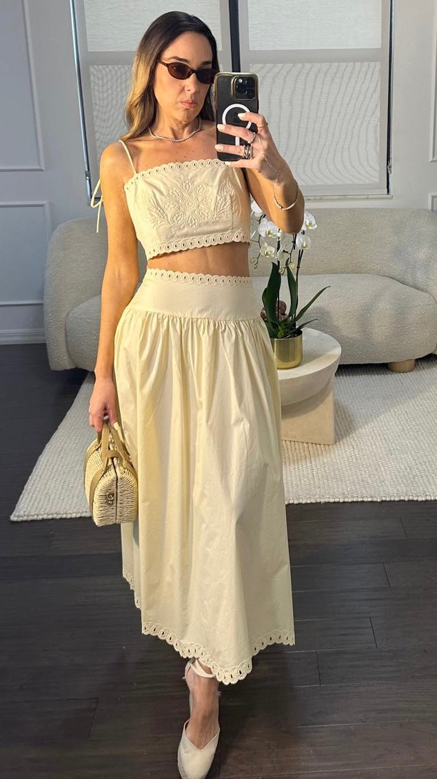 BUTTER EMBROIDERED SET