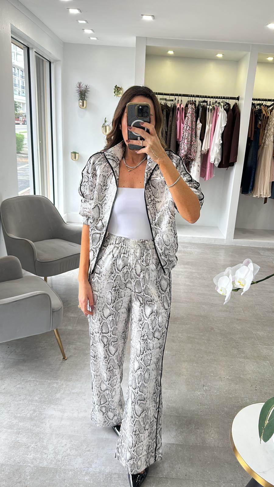 WHITE PYTHON LUXE SET