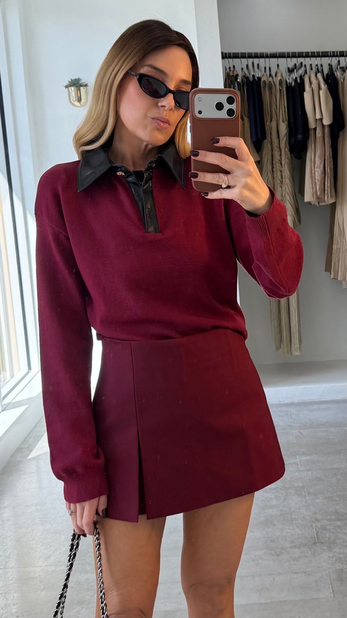 CHERRY NOIR SWEATER