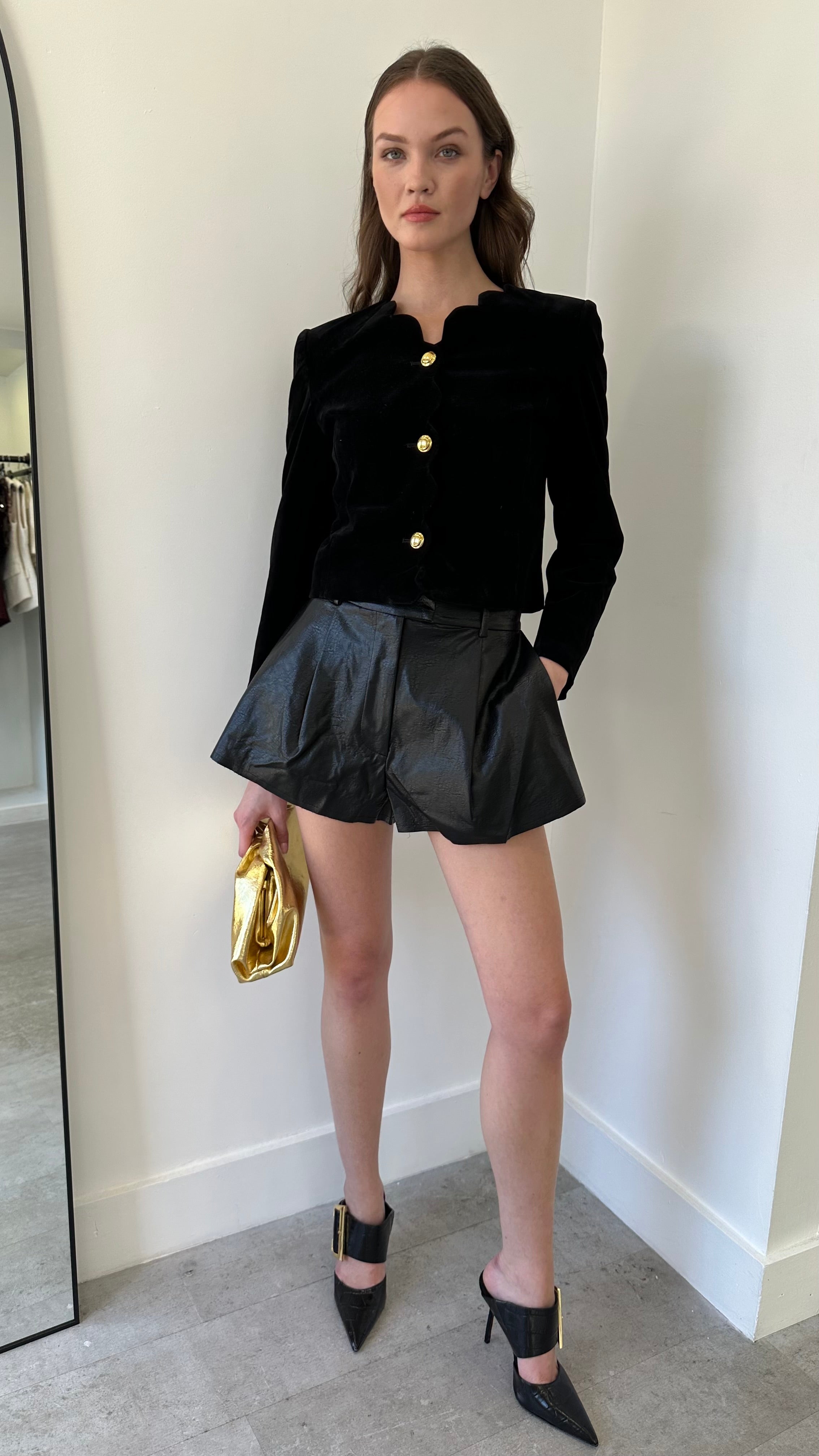 THE NOIR LUXE SHORTS