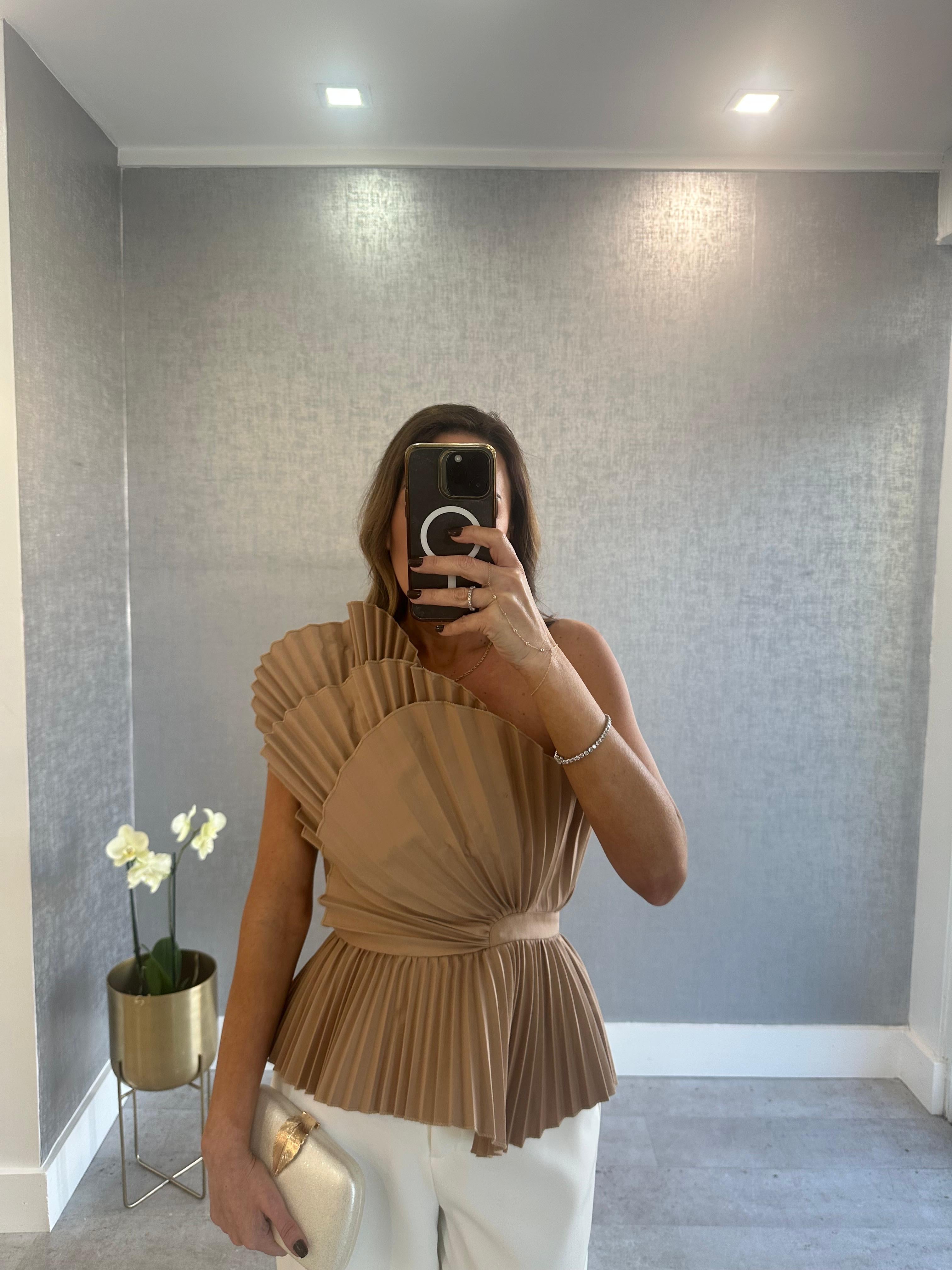 THE PALMETTE TOP