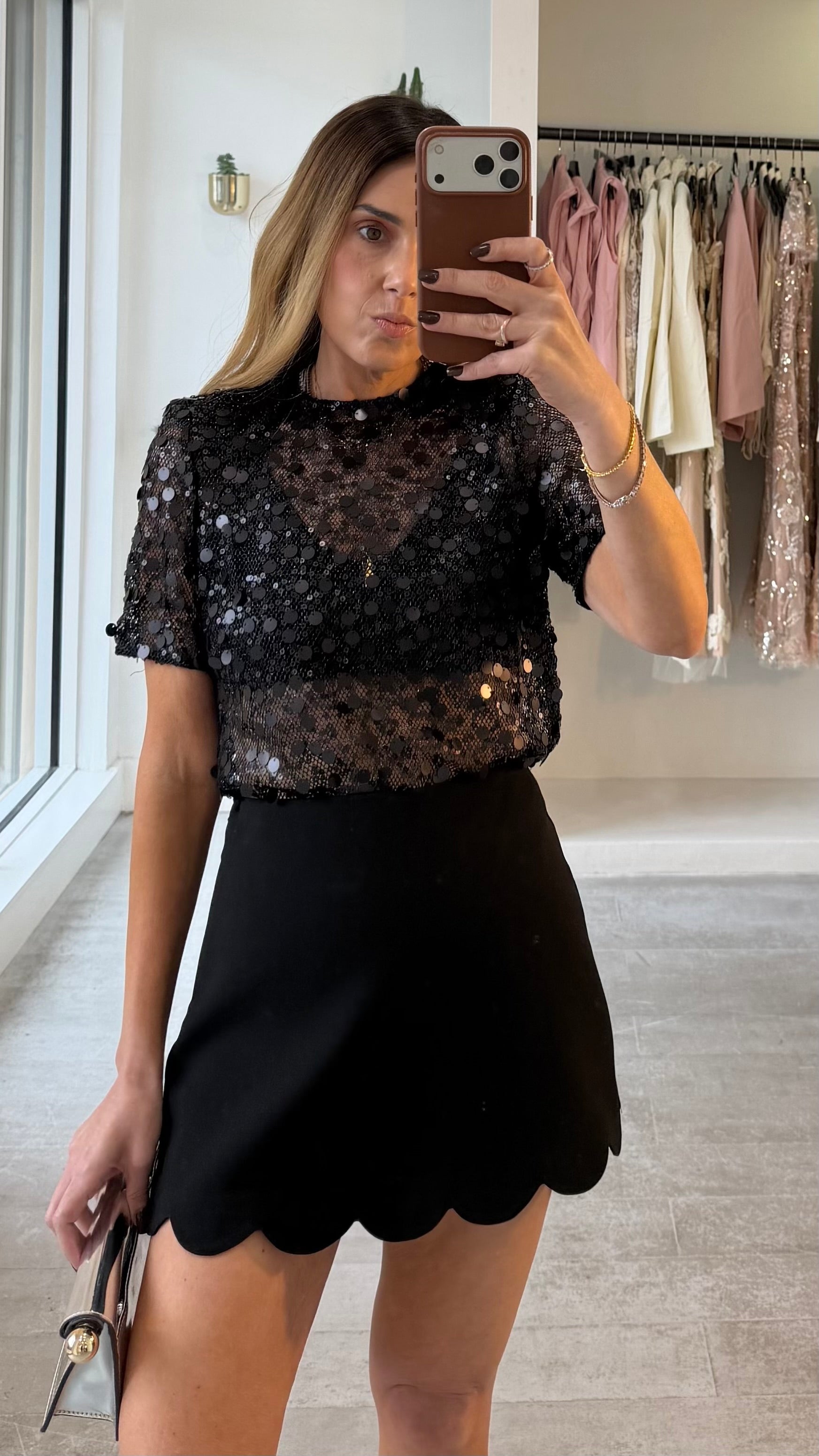 BLACK SCALLOP SKORT