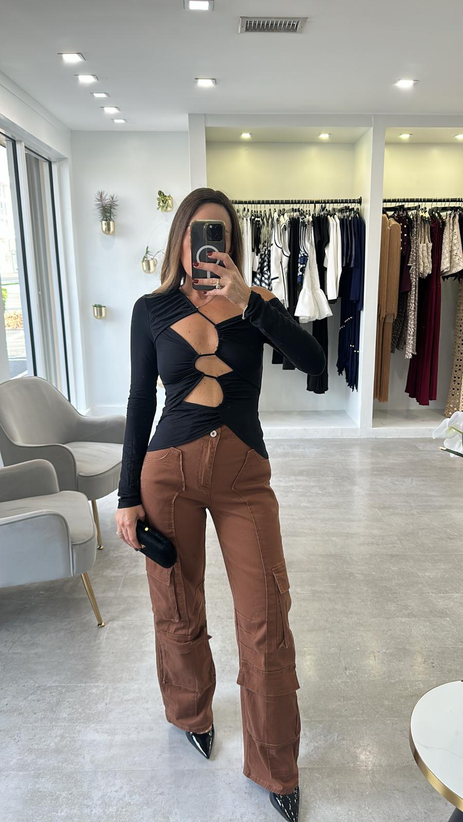 NOIR CUT-OUT TOP
