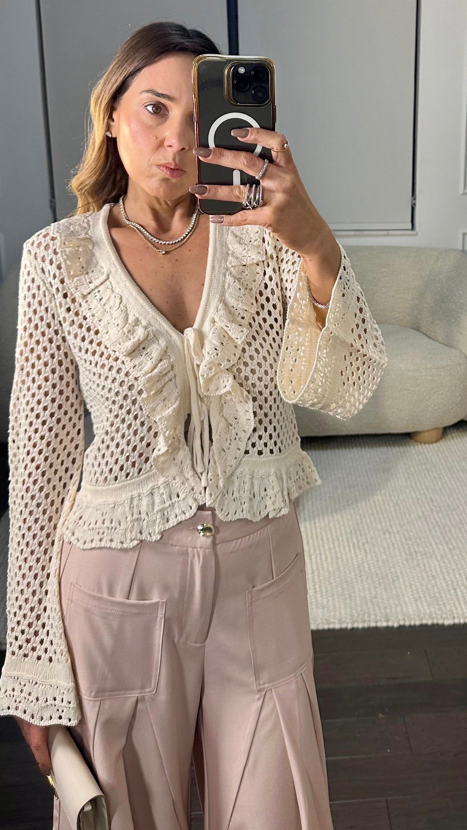 CREME CROCHET TOP