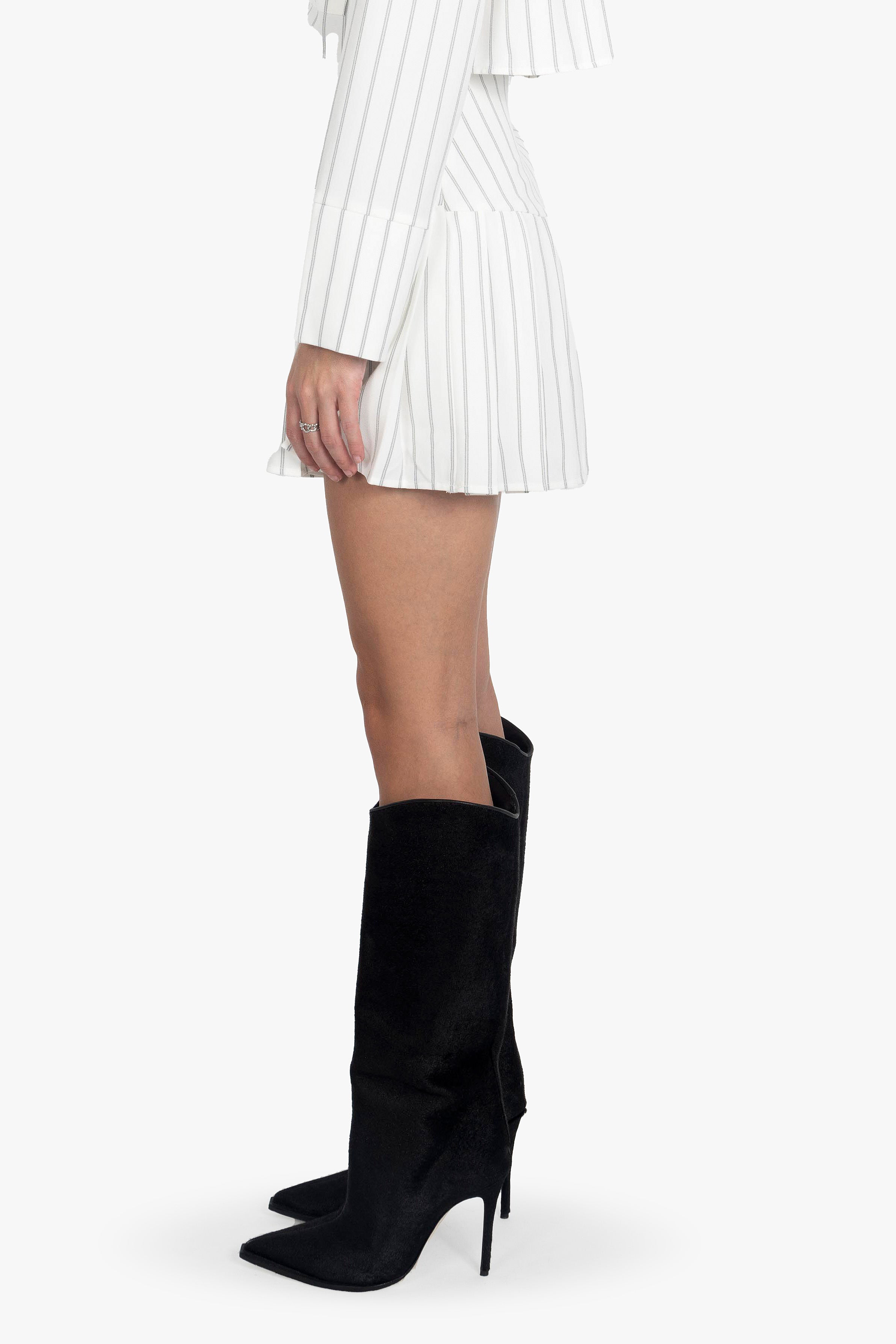 WHITE STRIPED PLEATED SKIRT