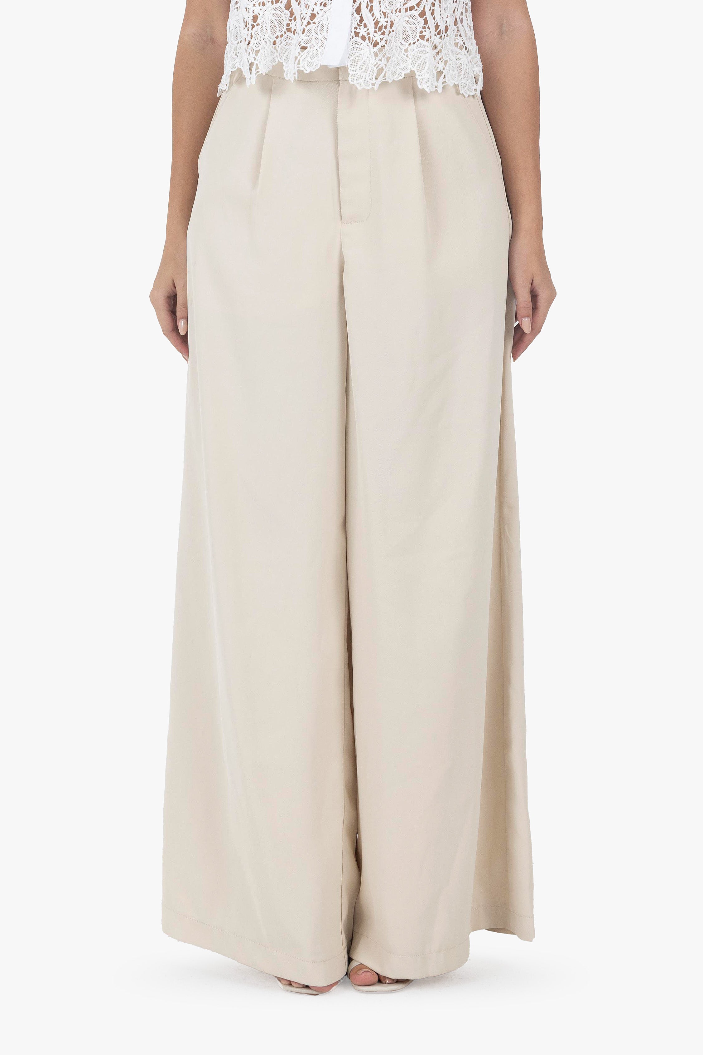 BEIGE TROUSERS