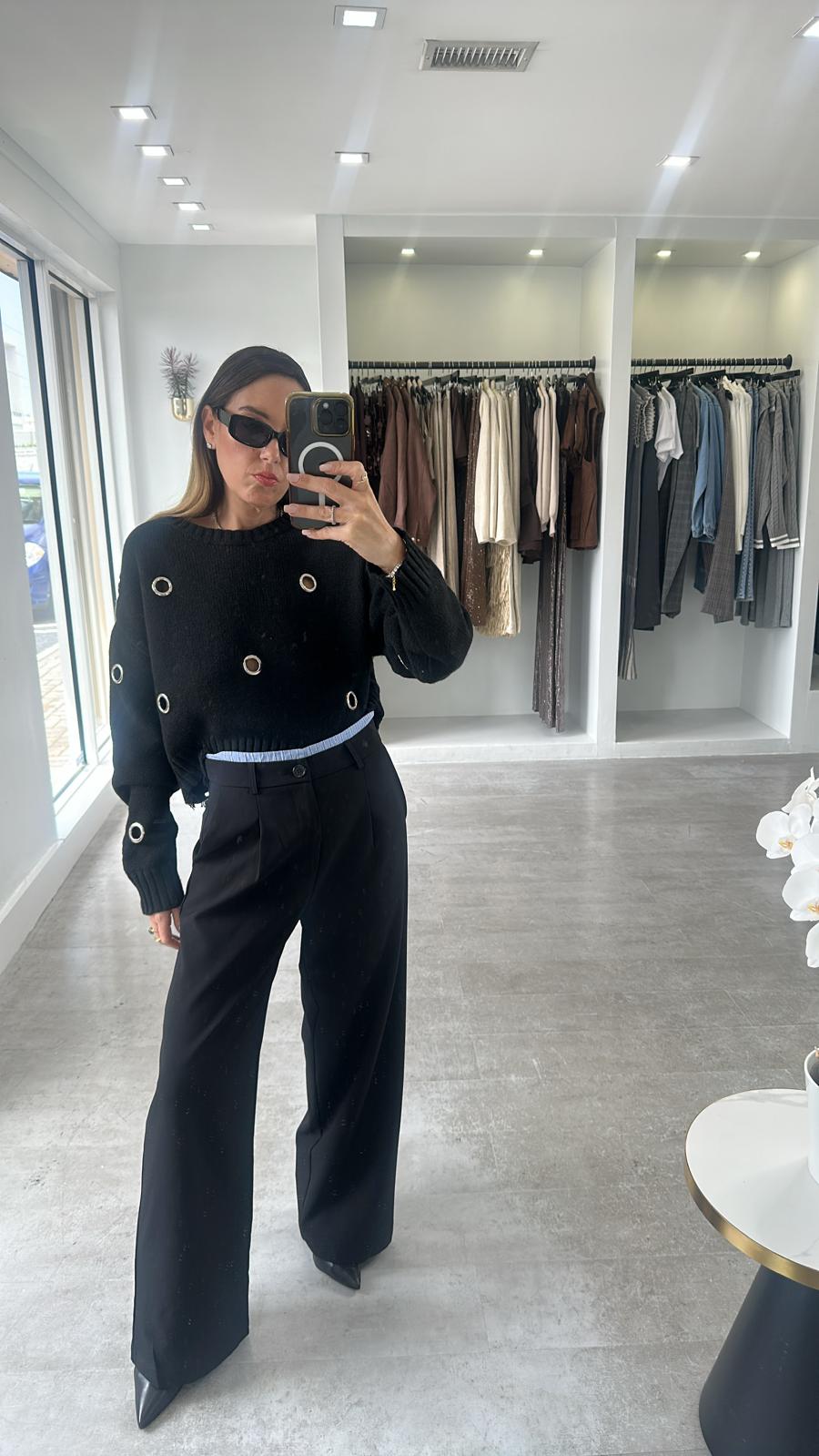 BLACK LOOP SWEATER