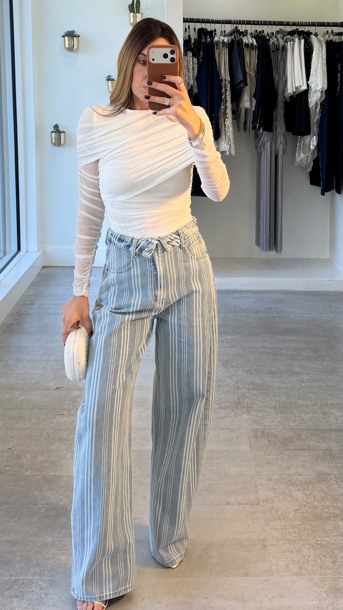 WHITE DRAPED TOP