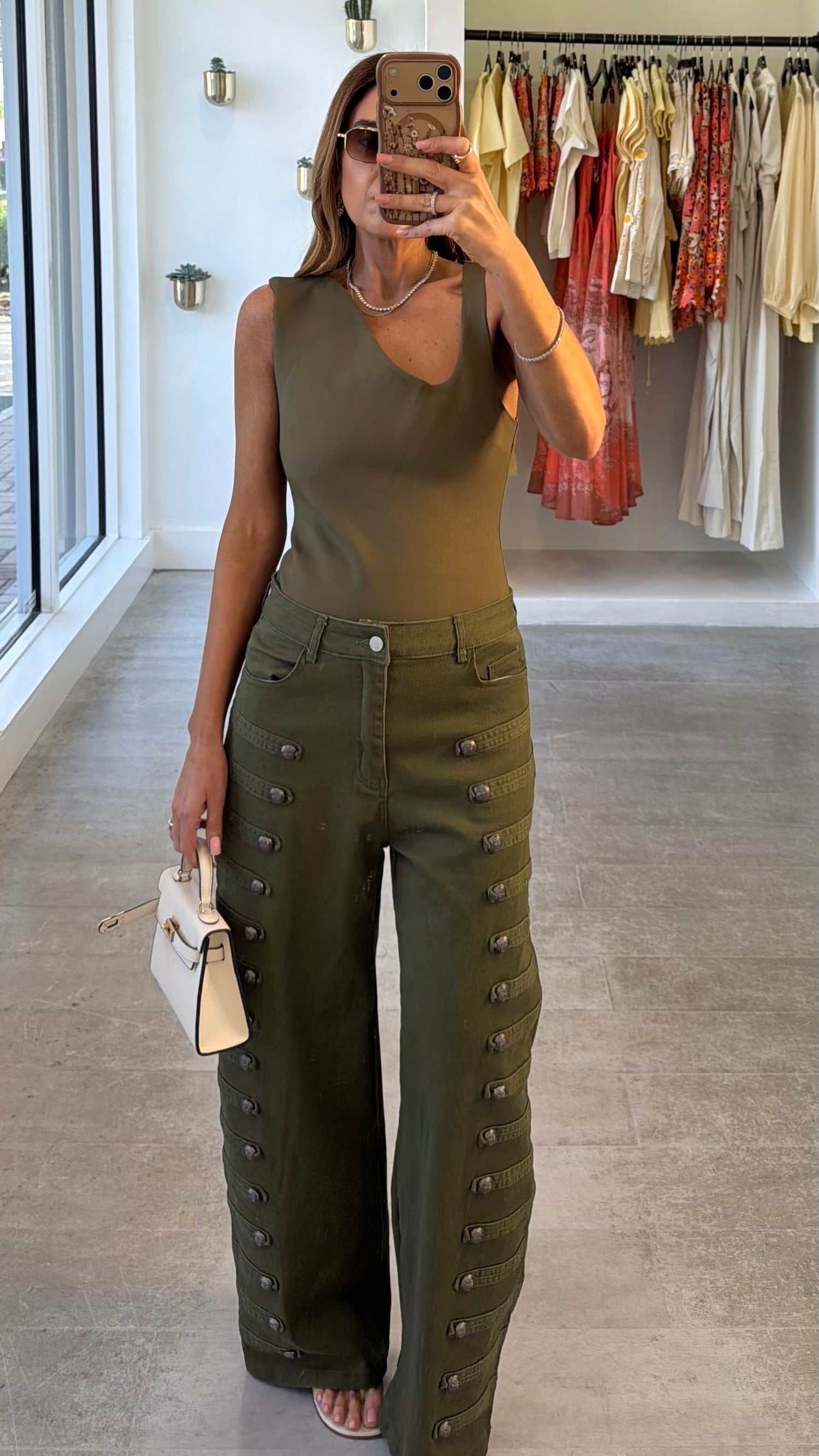 OLIVE SCULPT TANK