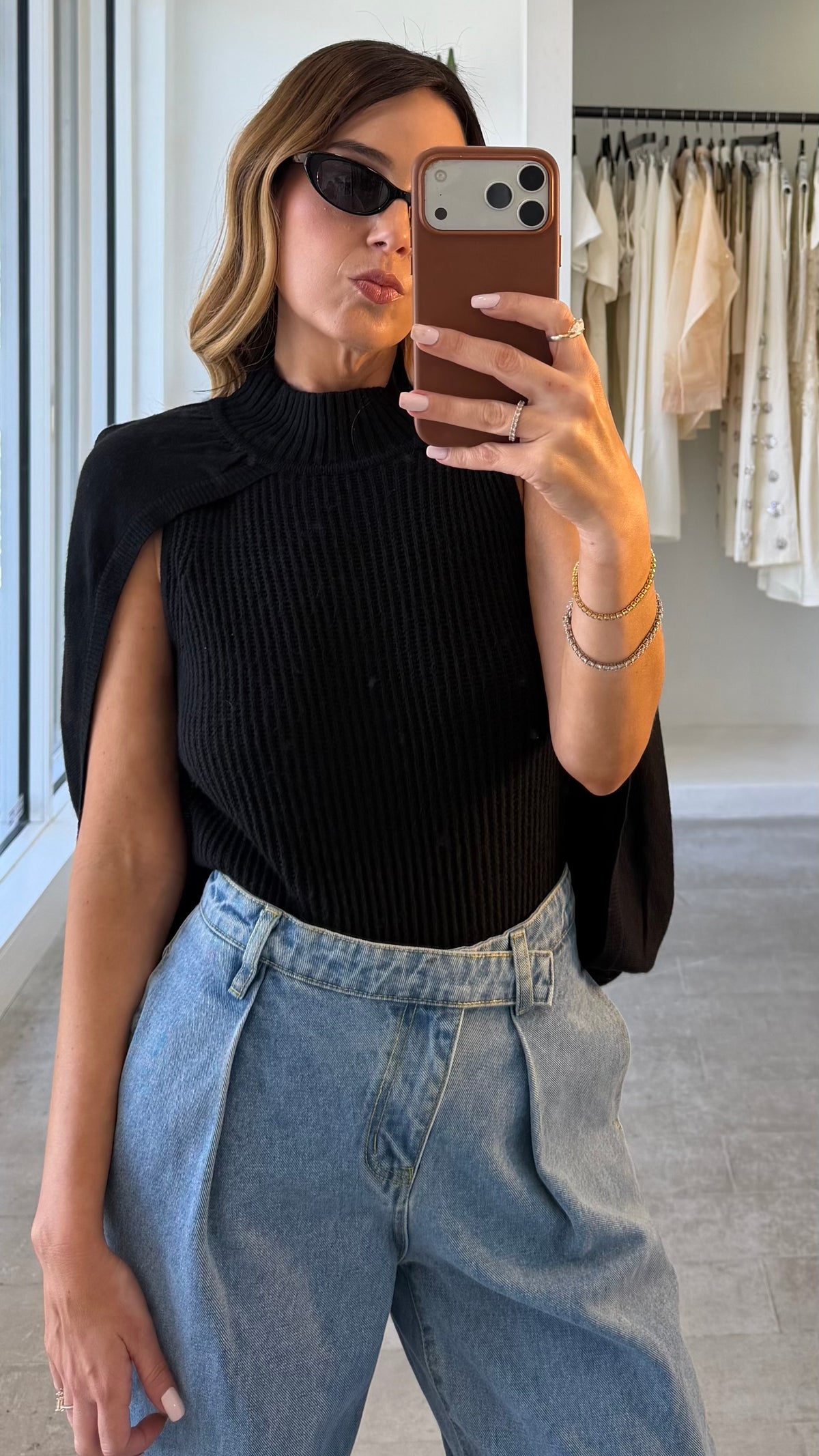 NOIR CAPE NKIT