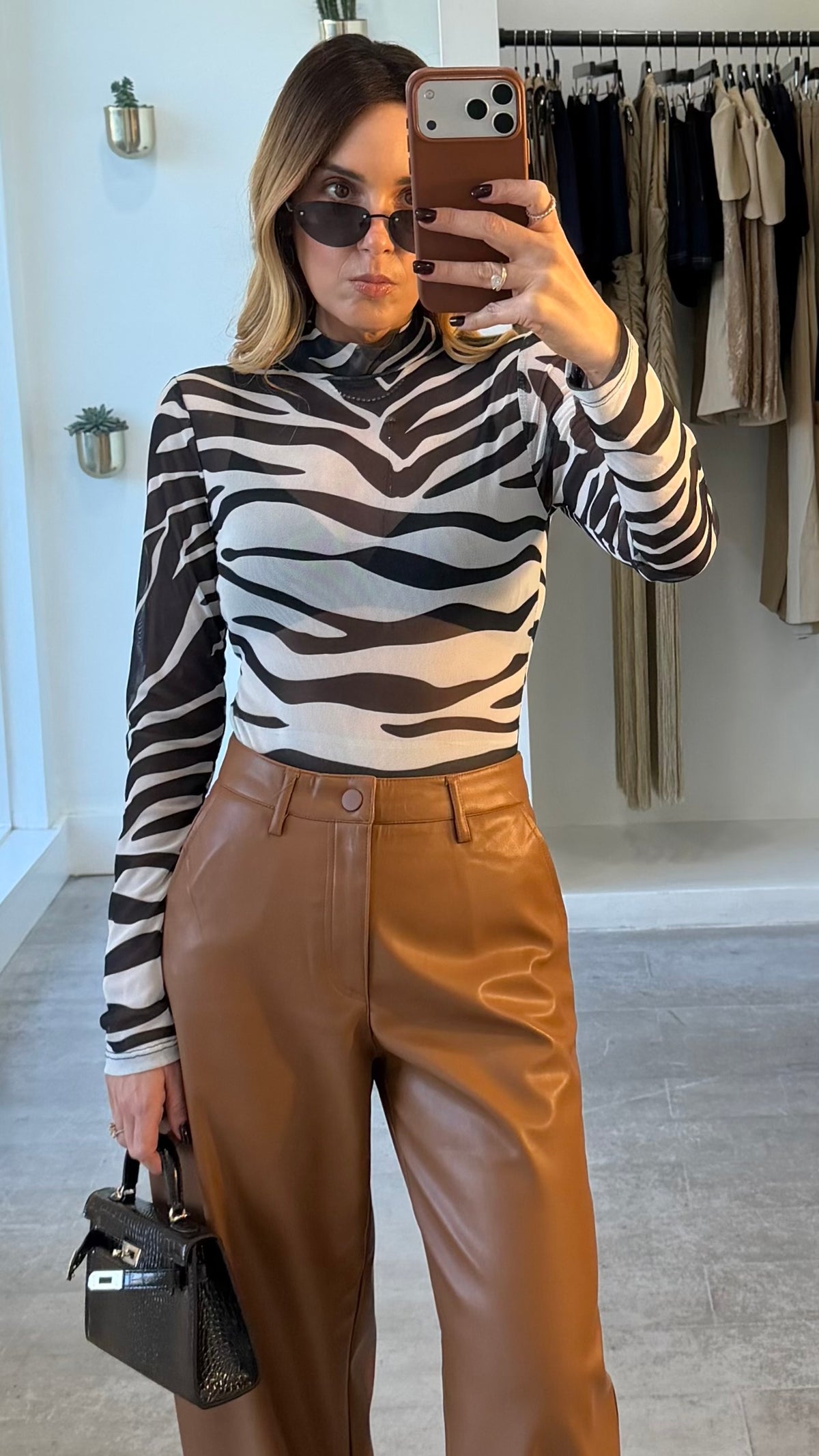 ZEBRA ILLUSION BODY