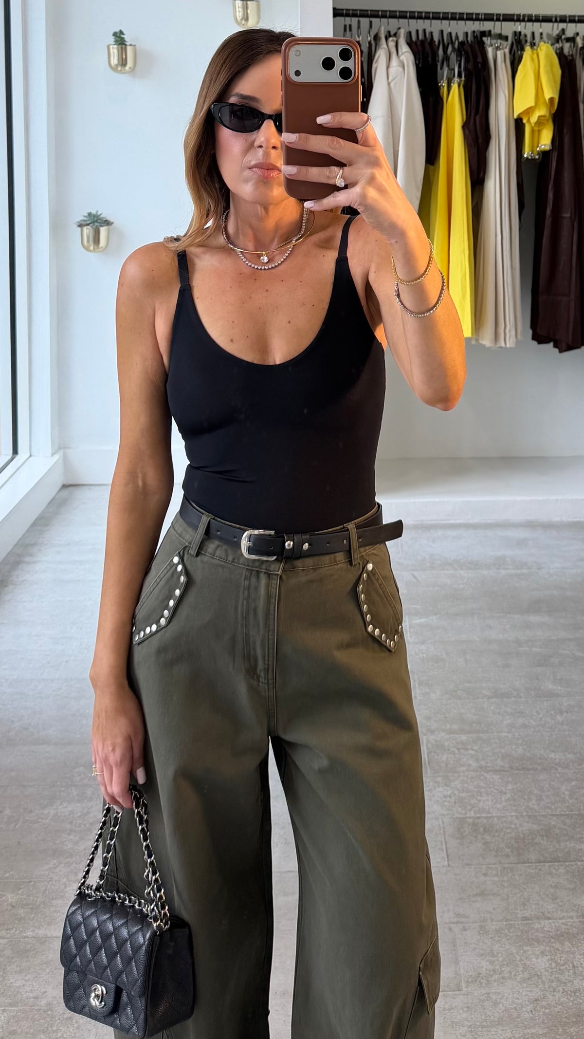BLACK ESSENTIAL BODY