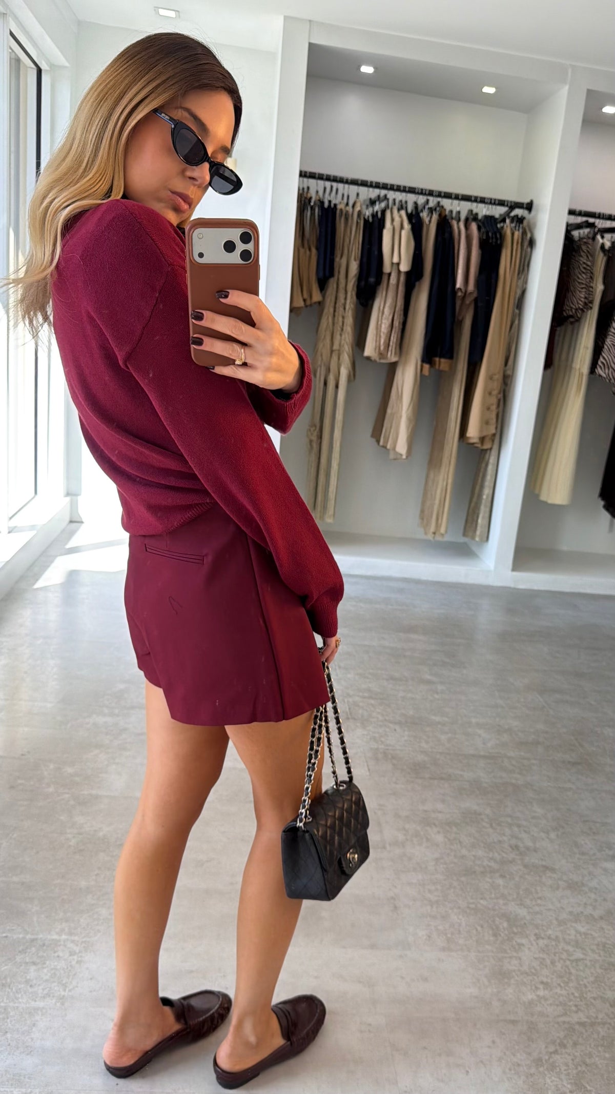 CHERRY NOIR SWEATER
