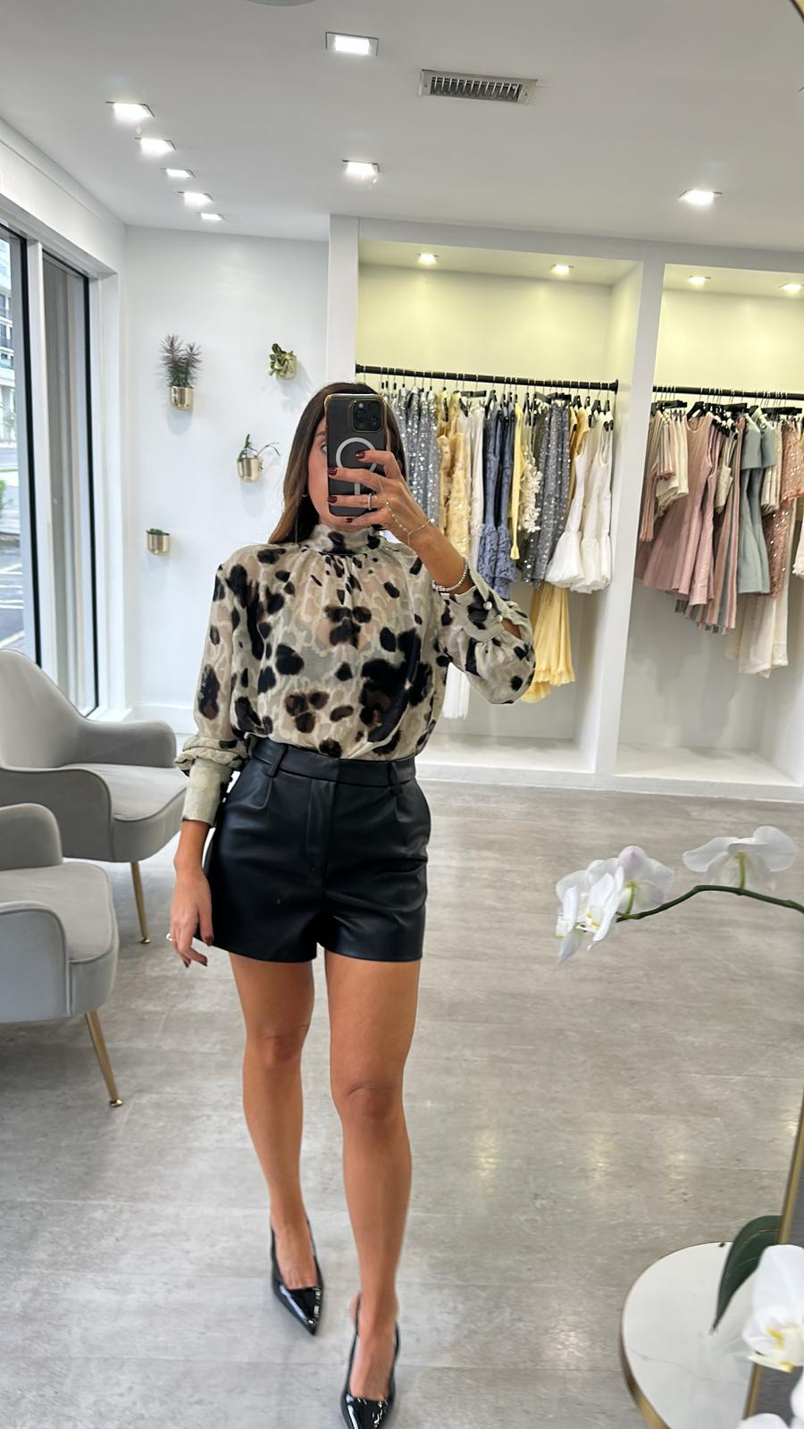 BLACK LEATHER SHORTS