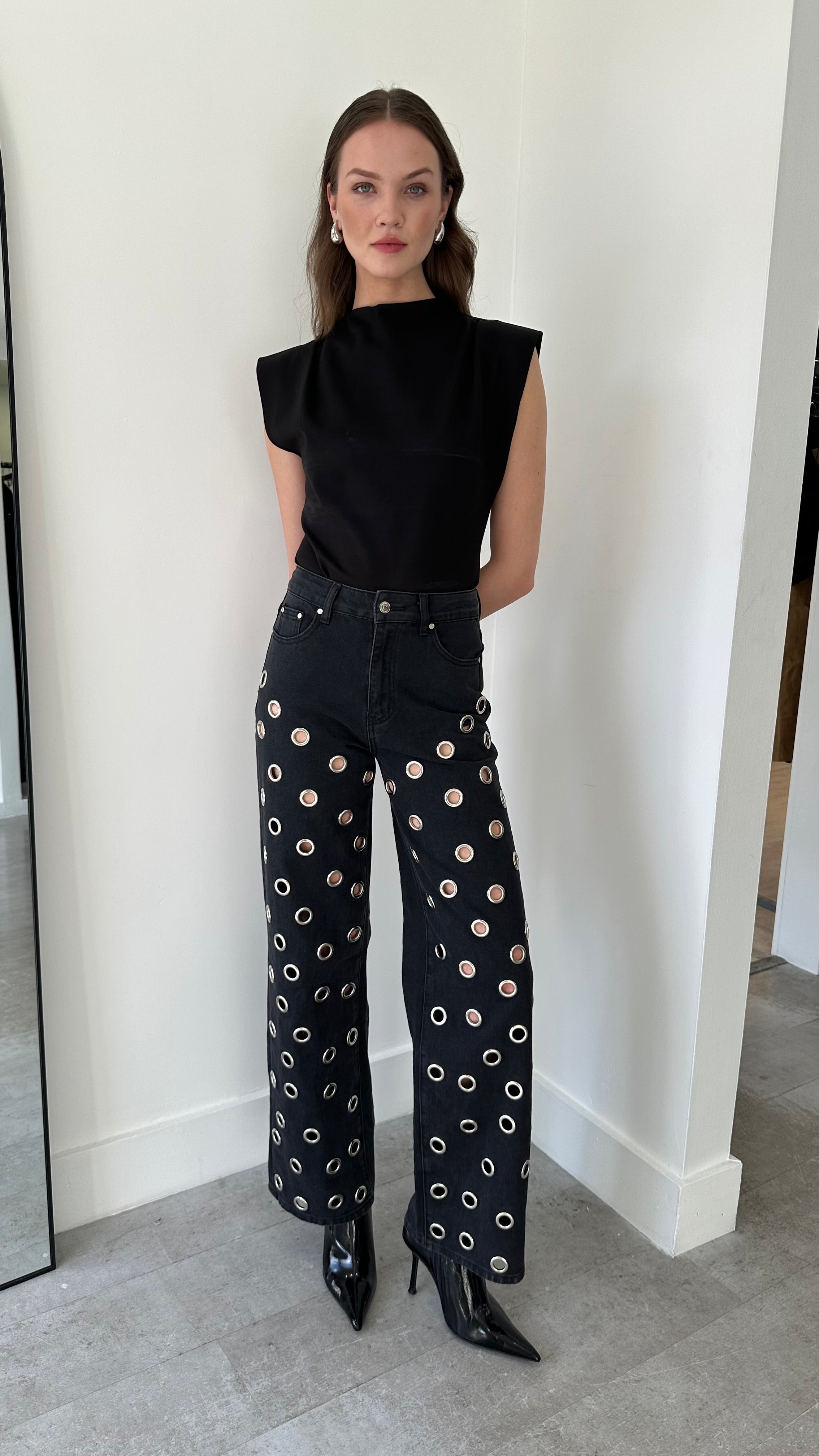 THE NOVA ARO JEANS