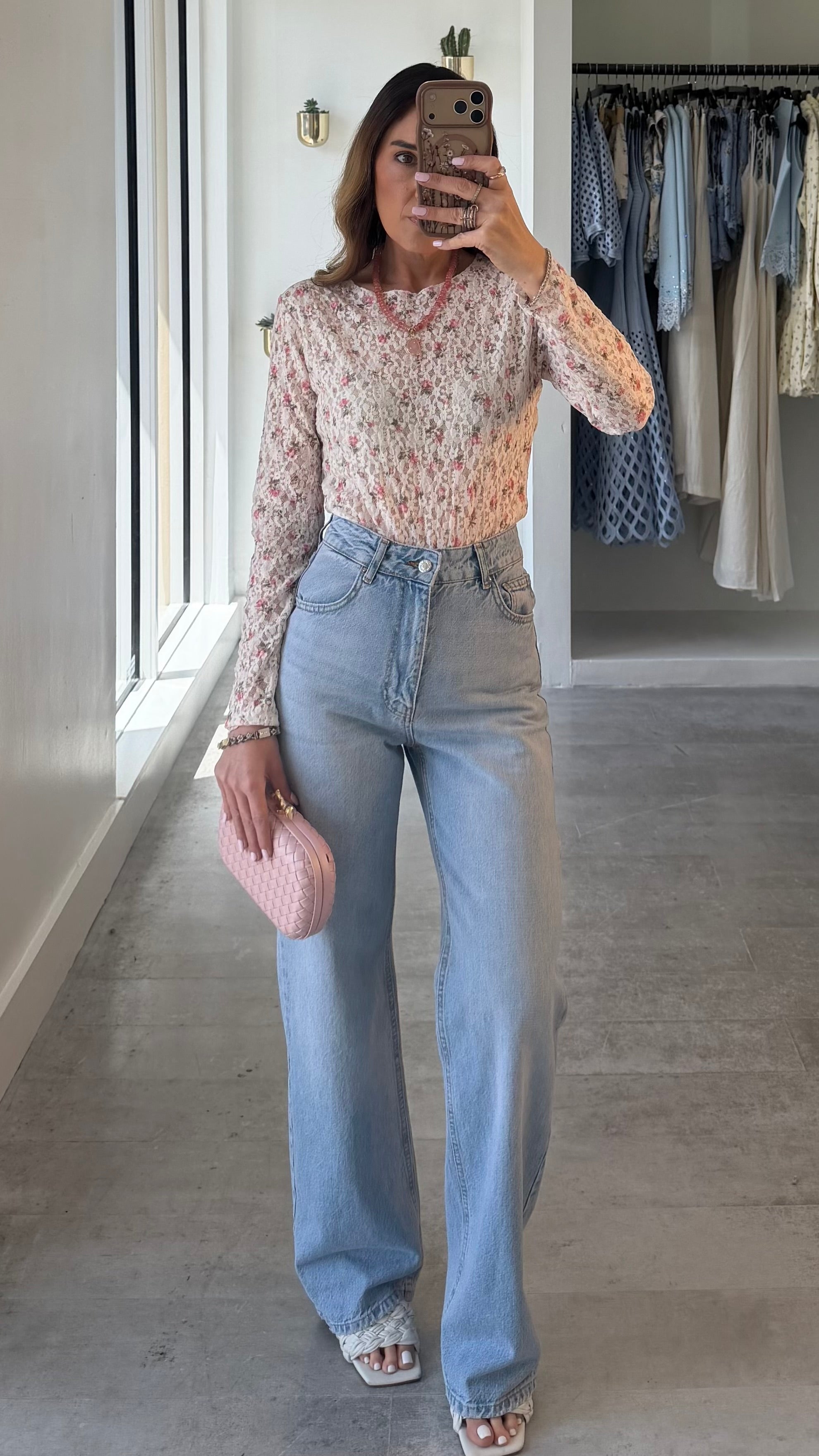 WHITE ROSE FLORAL MESH TOP