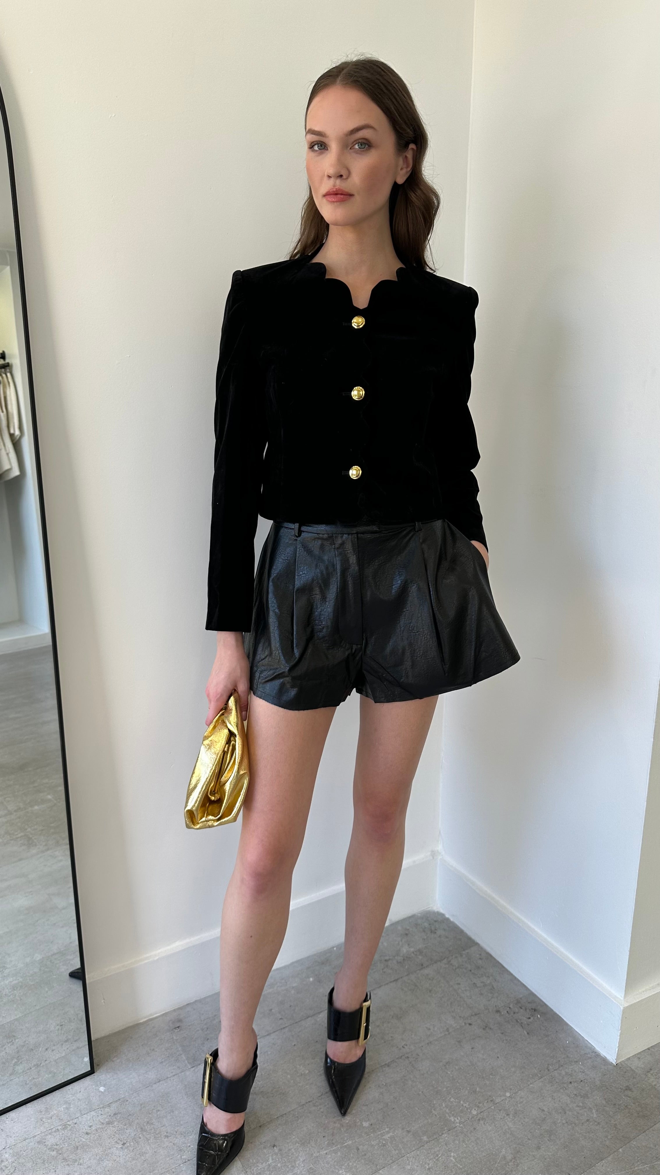 THE NOIR LUXE SHORTS