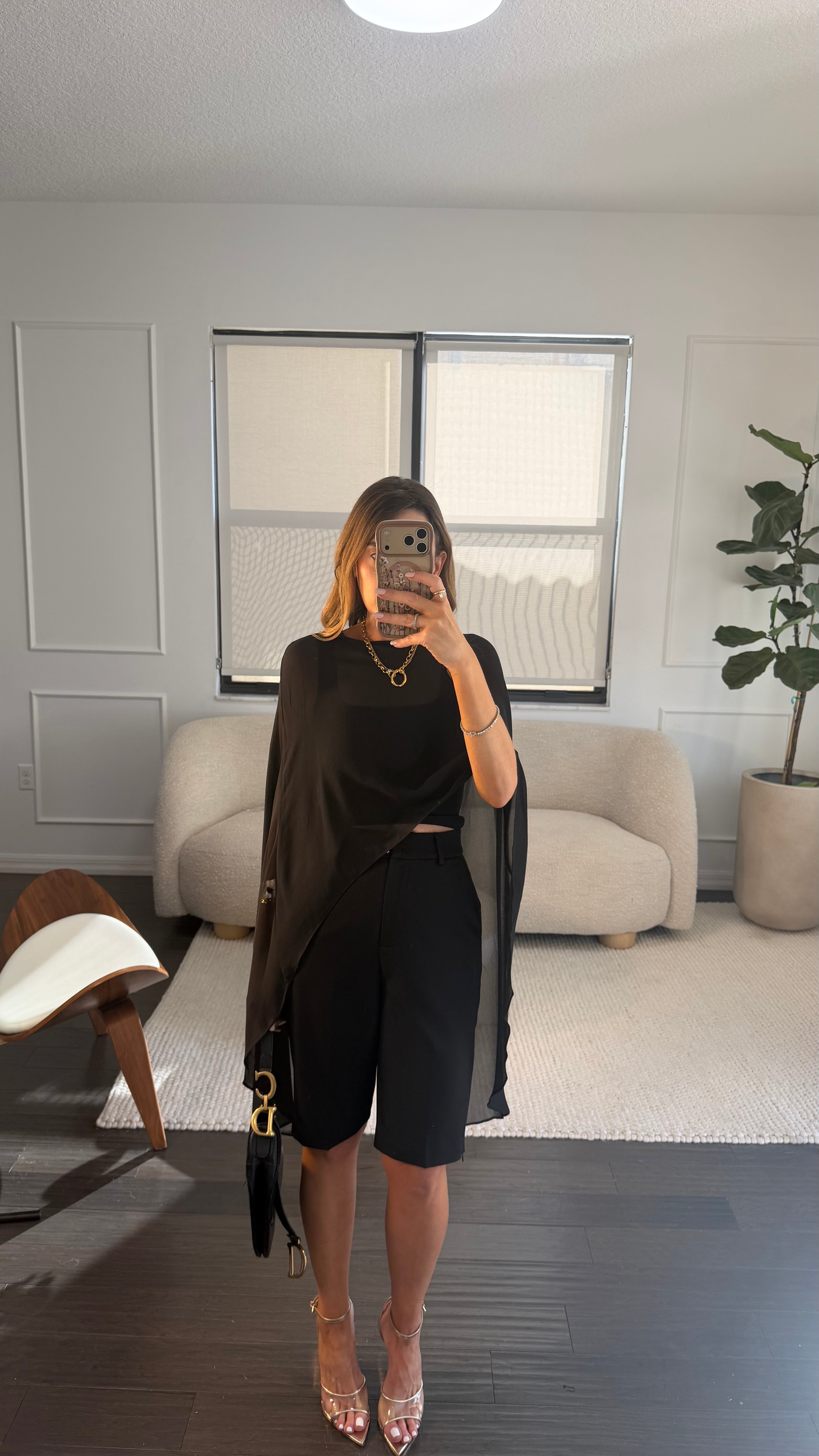 BLACK TAILORED BERMUDAS