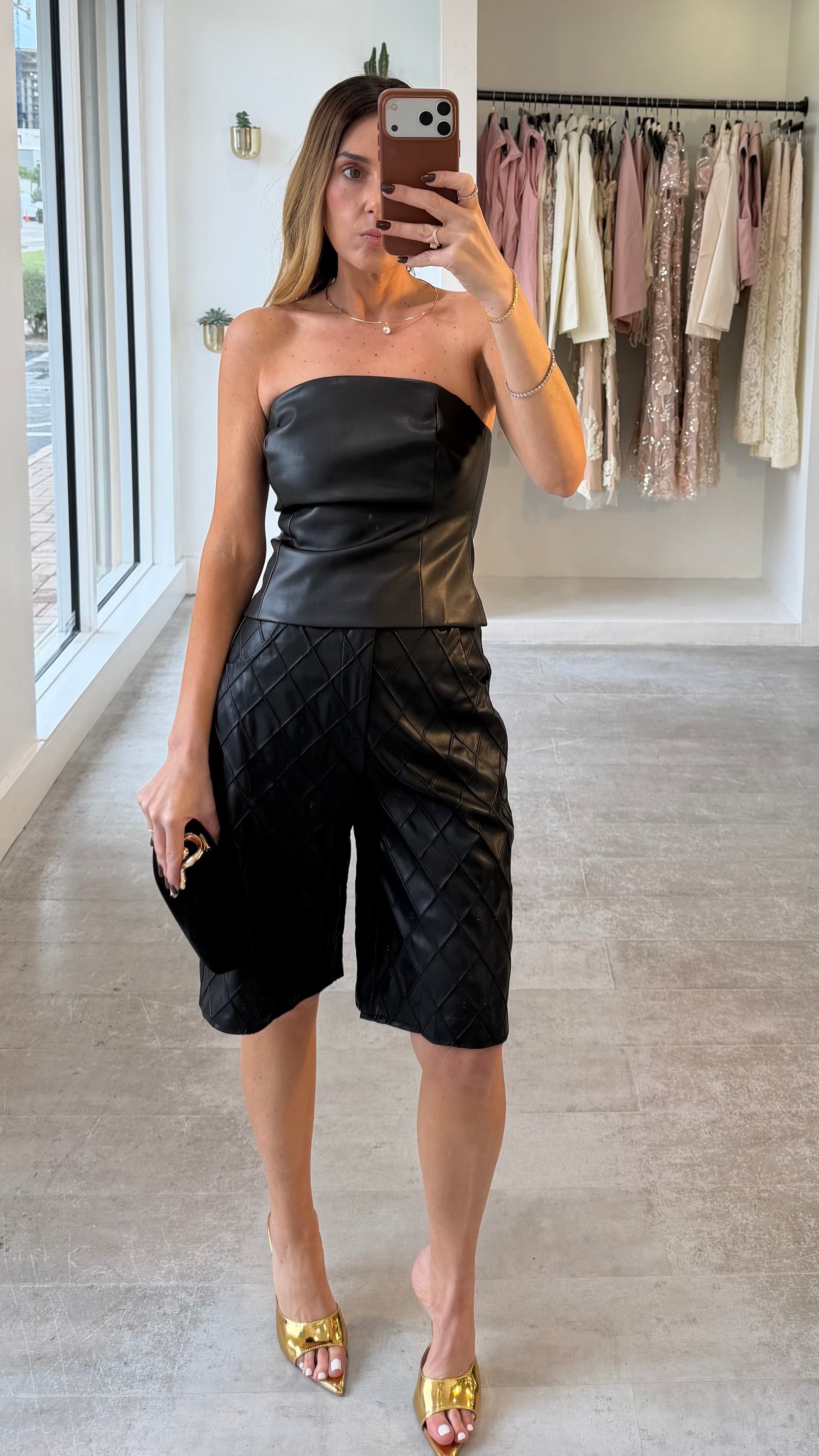 BLACK LUXE BERMUDAS