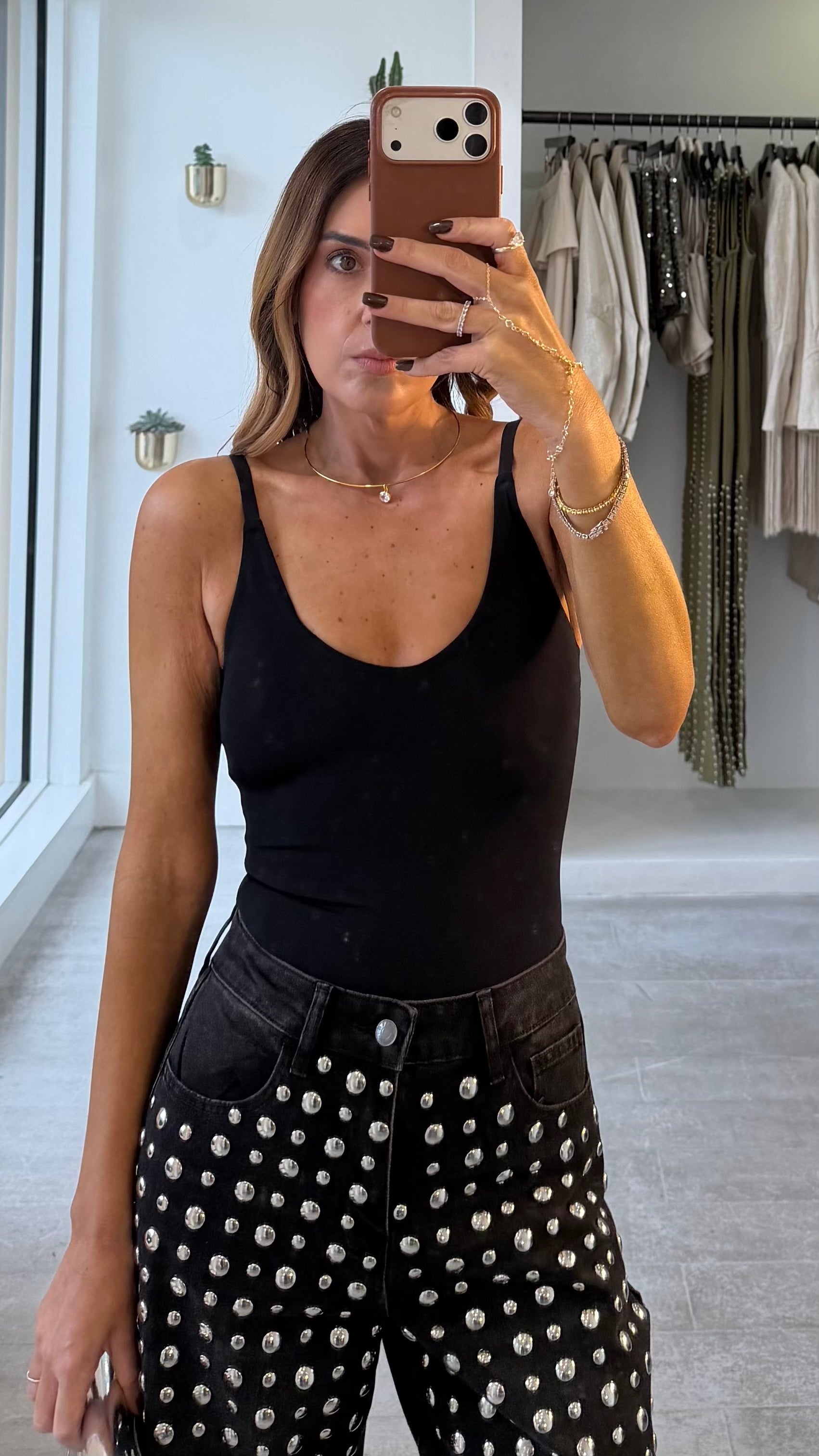 BLACK SCOOP BODY