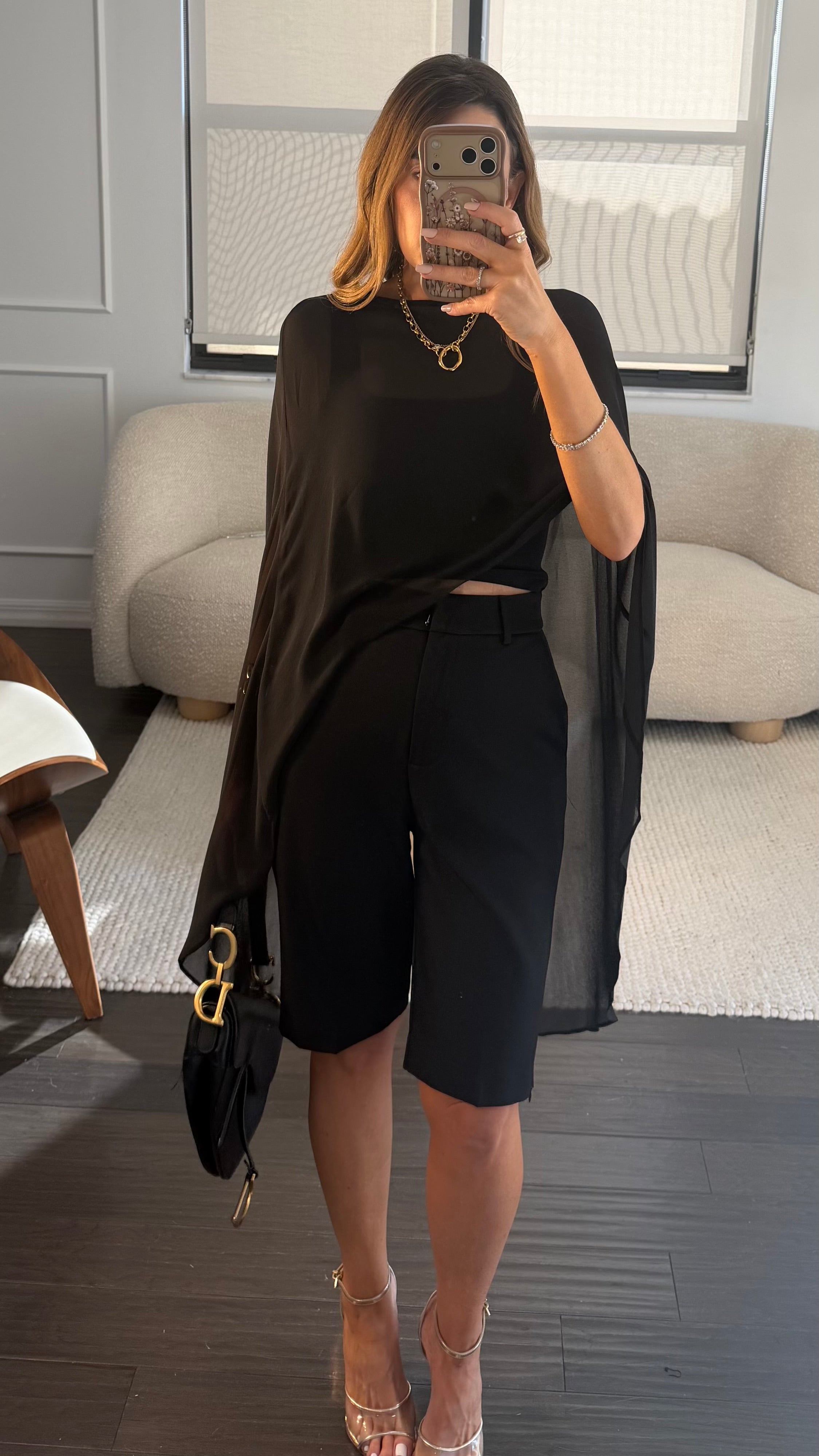 BLACK TAILORED BERMUDAS