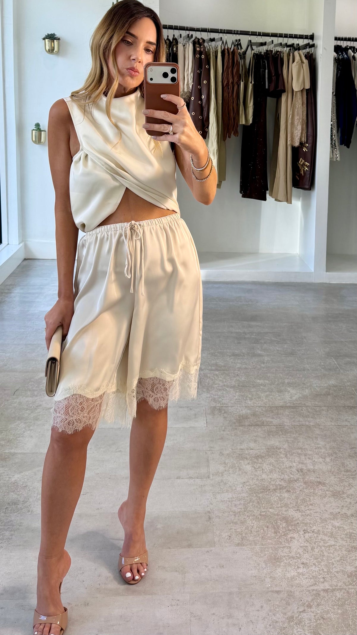BONE LACE BERMUDA