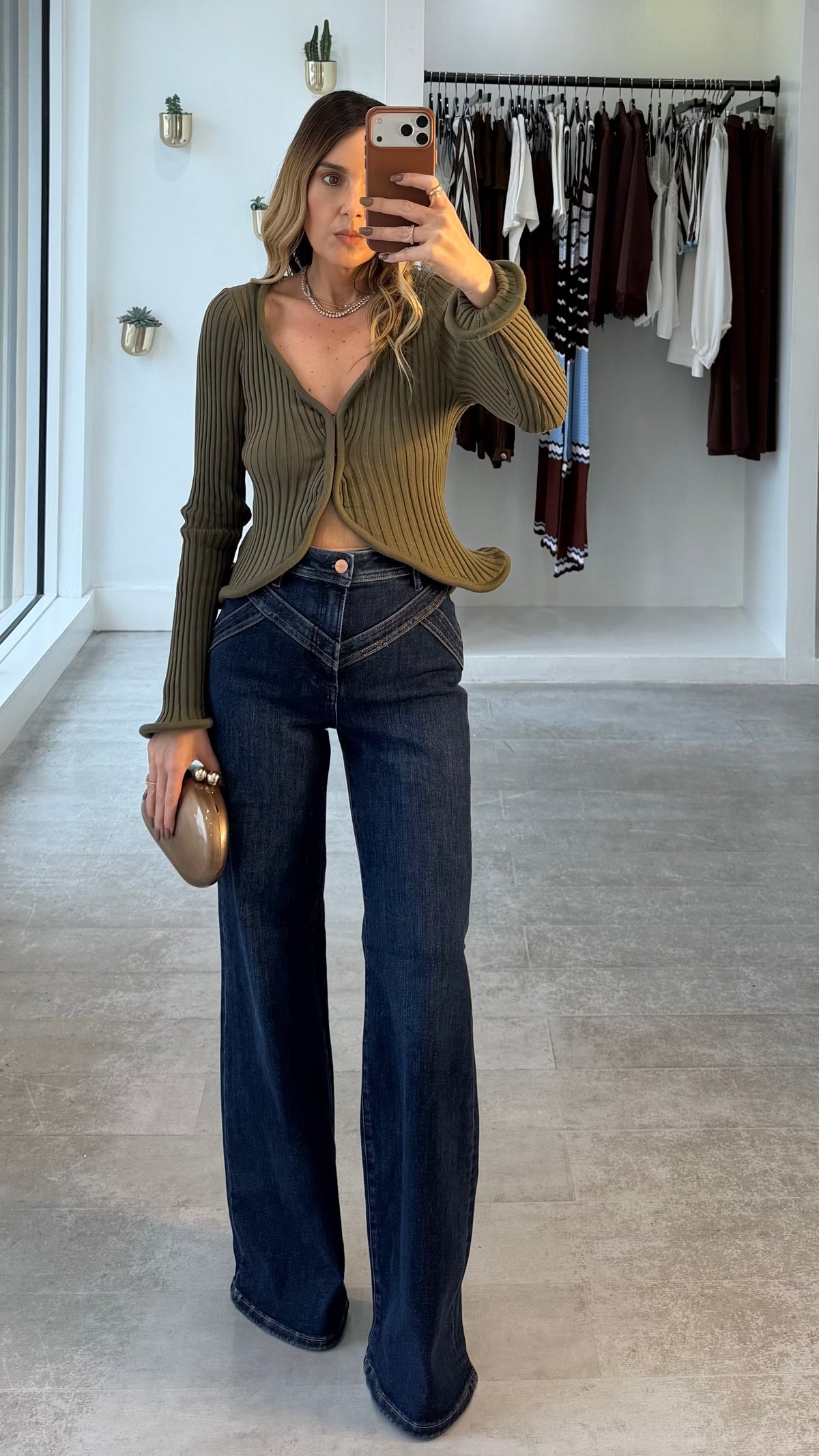 OLIVE TWIST TOP