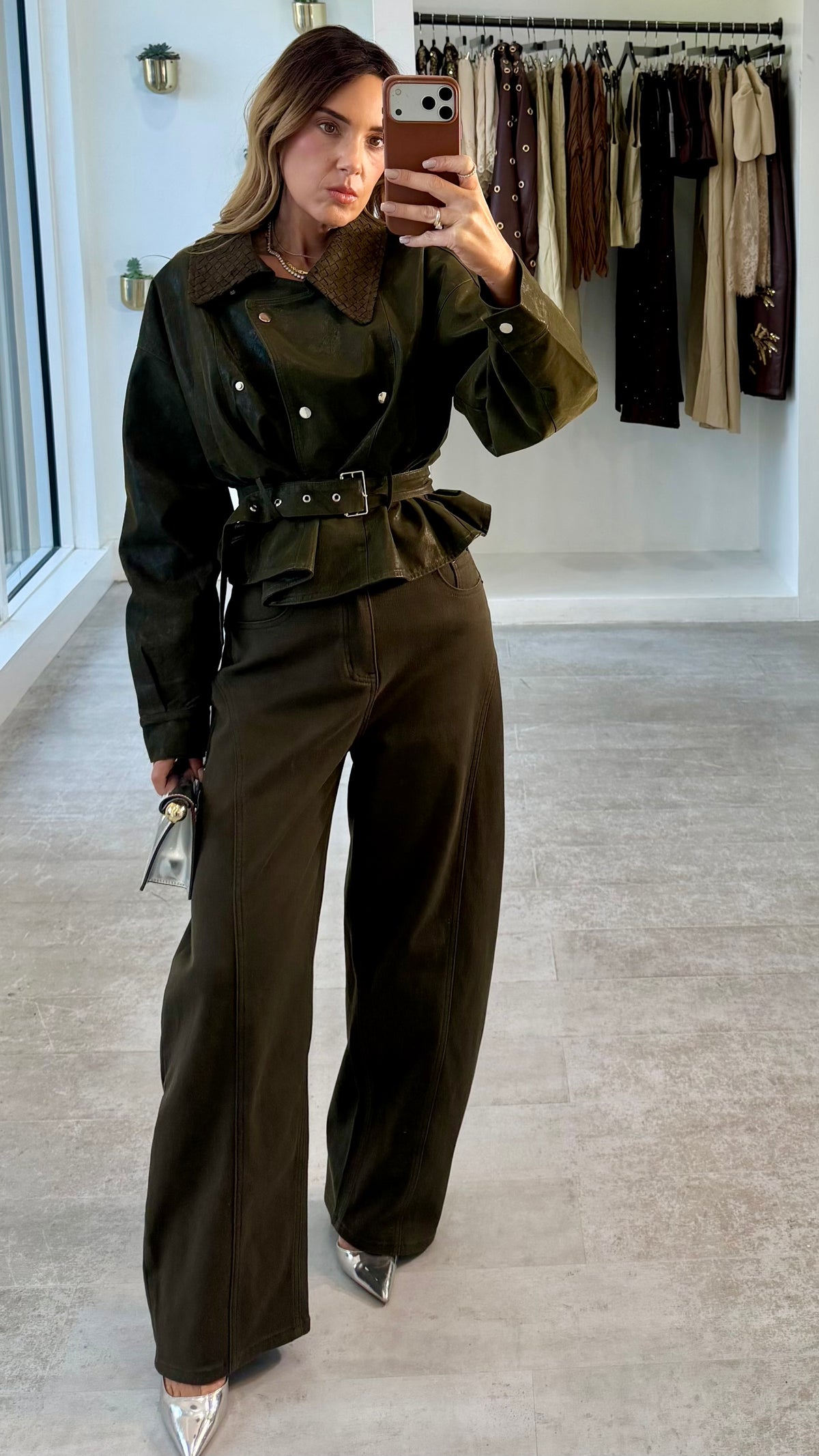 OLIVE BARREL JEANS