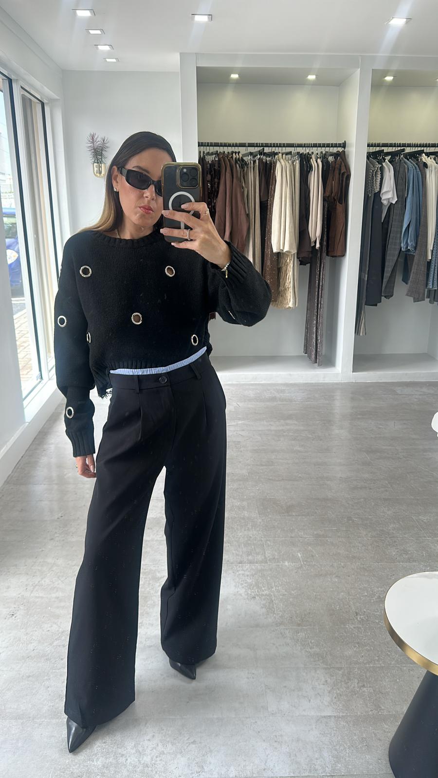 BLACK LOOP SWEATER