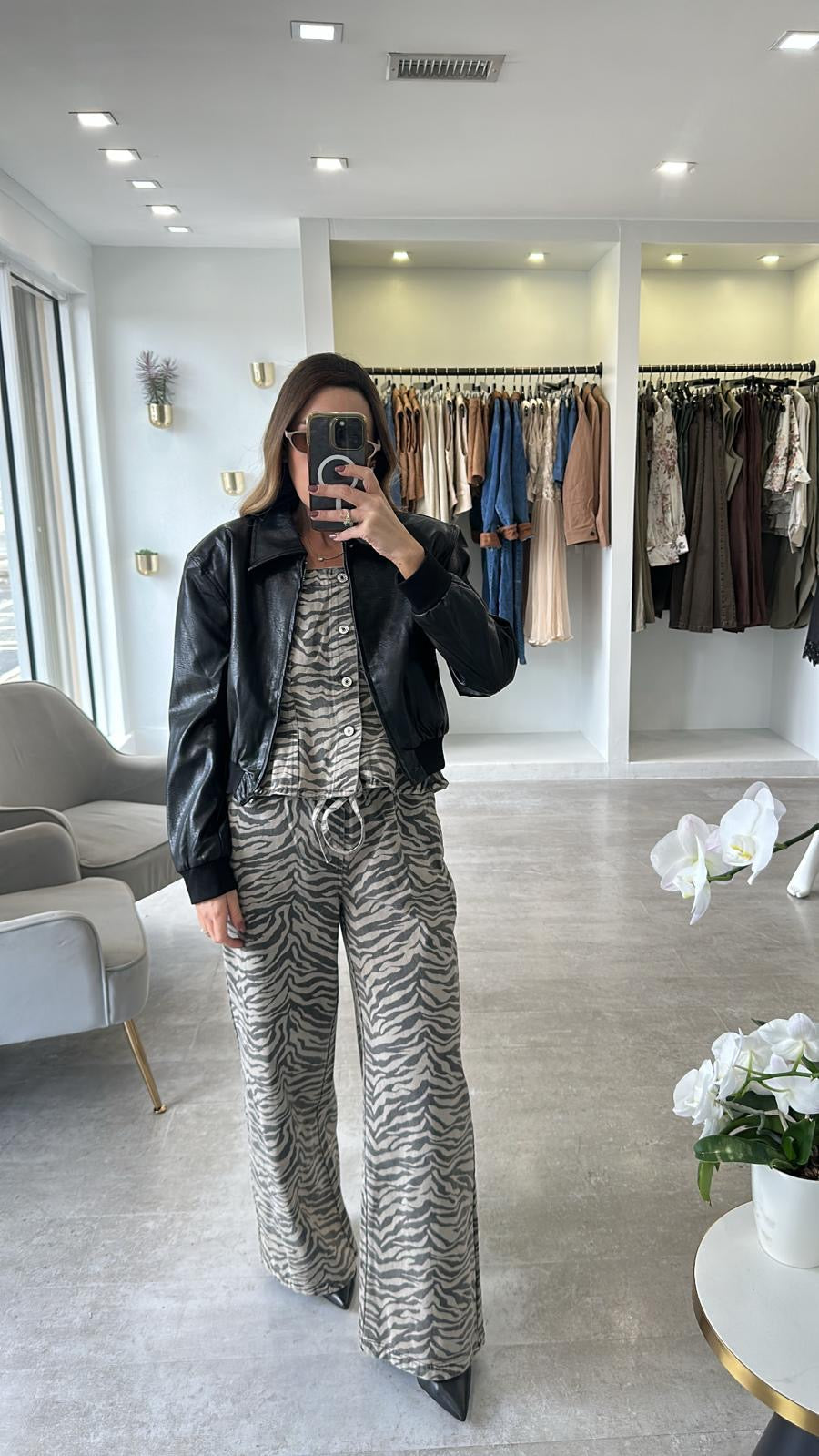 BLACK FAUX LEATHER BOMBER