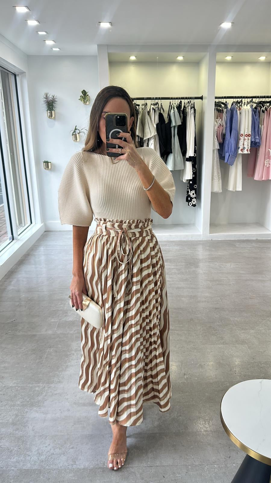 COOL NUDE SLEEVE TOP