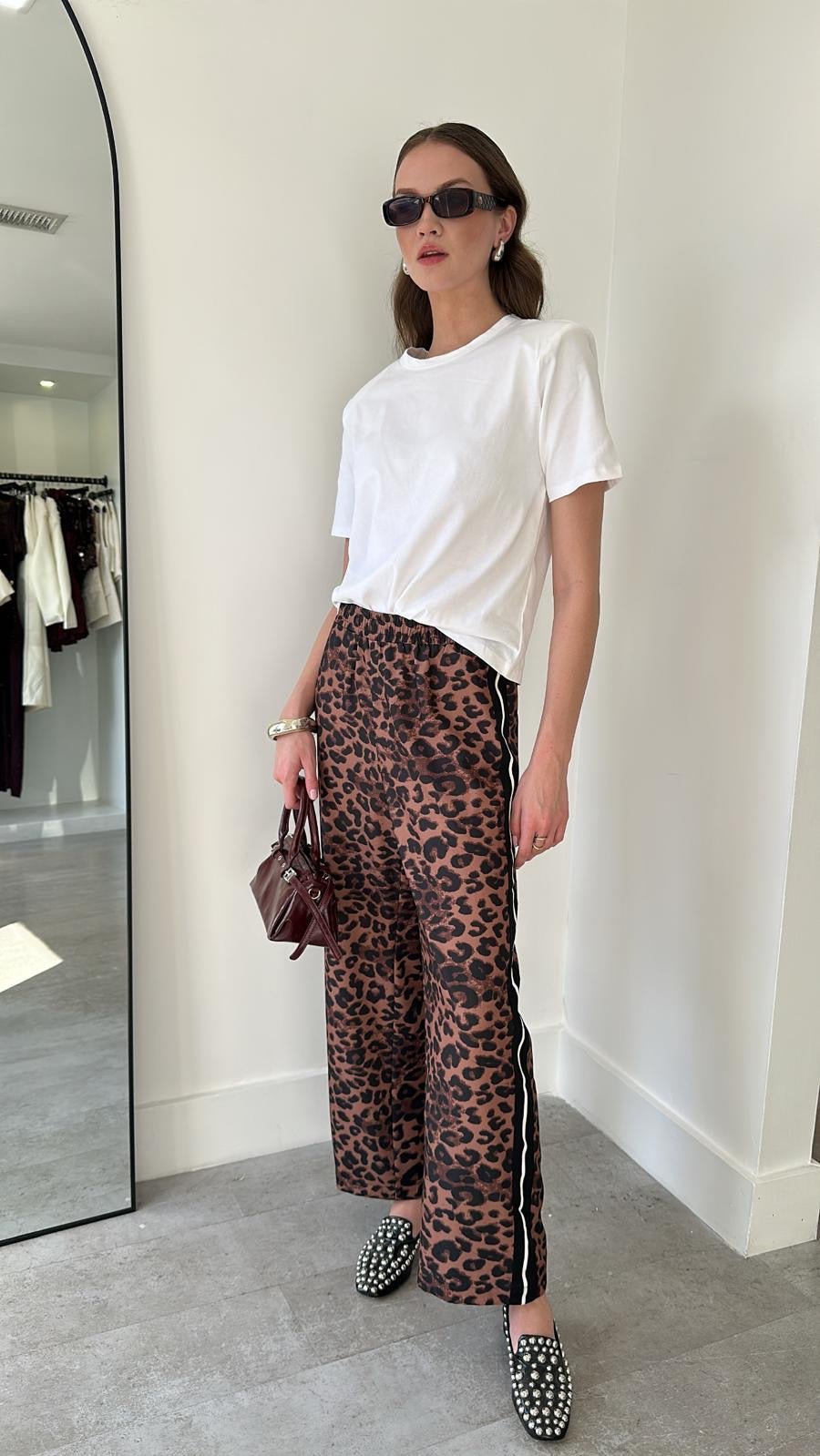 WHITE PUFF SHOULDER TEE