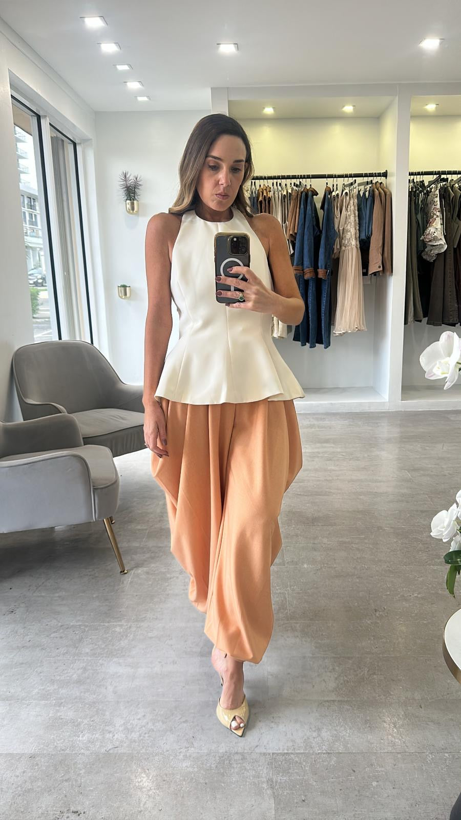 BONE HALTER PEPLUM TOP