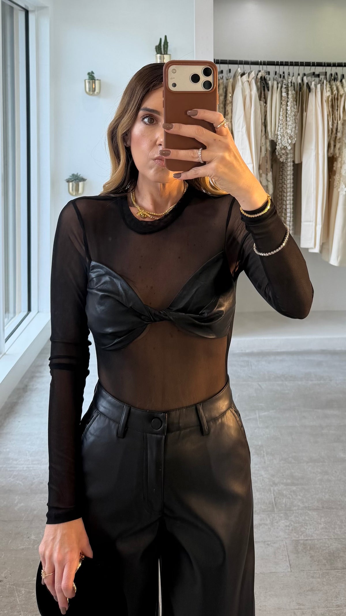 BLACKOUT MESH BODY