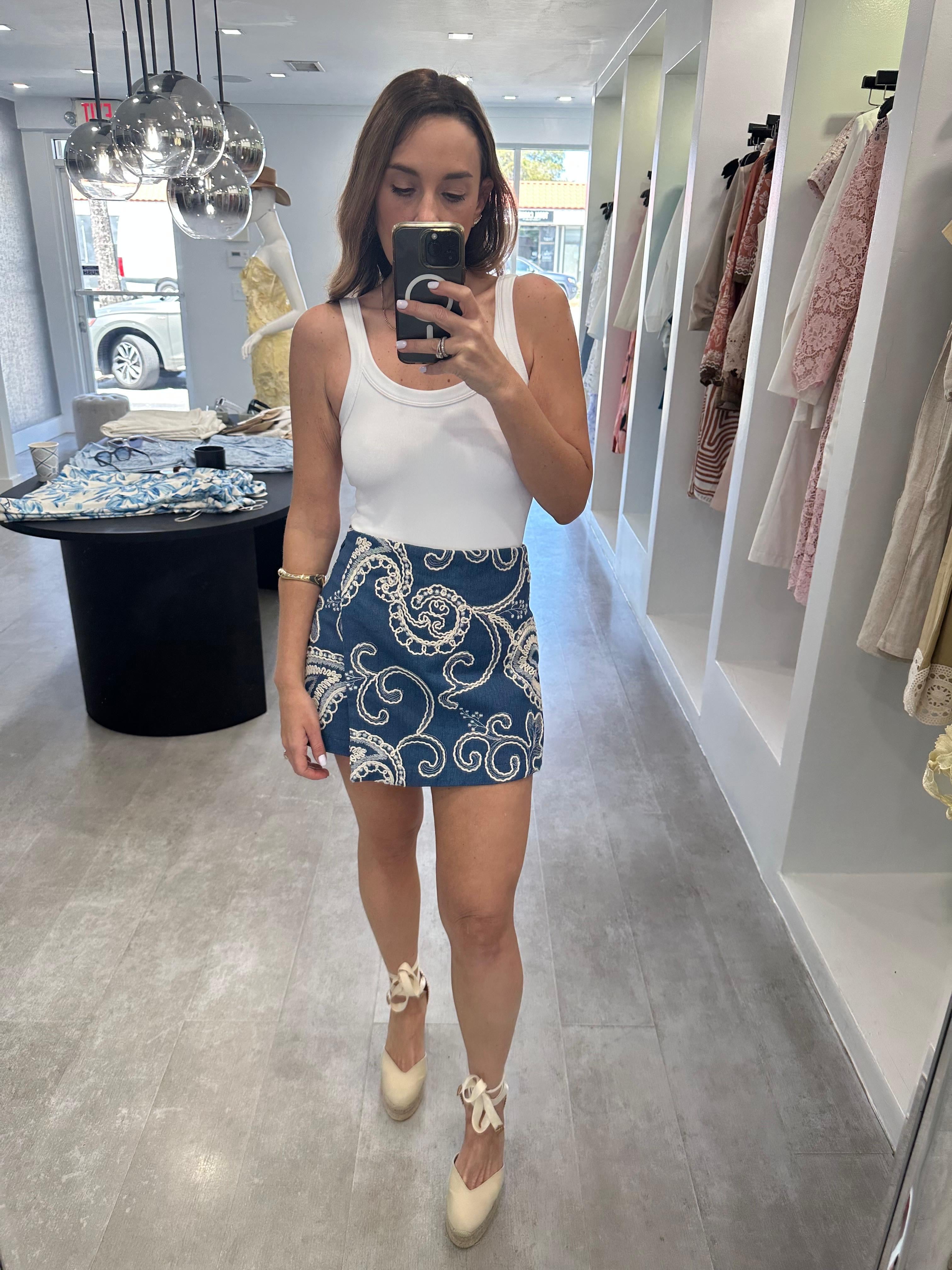 EMBROIDERED DENIM SKORT