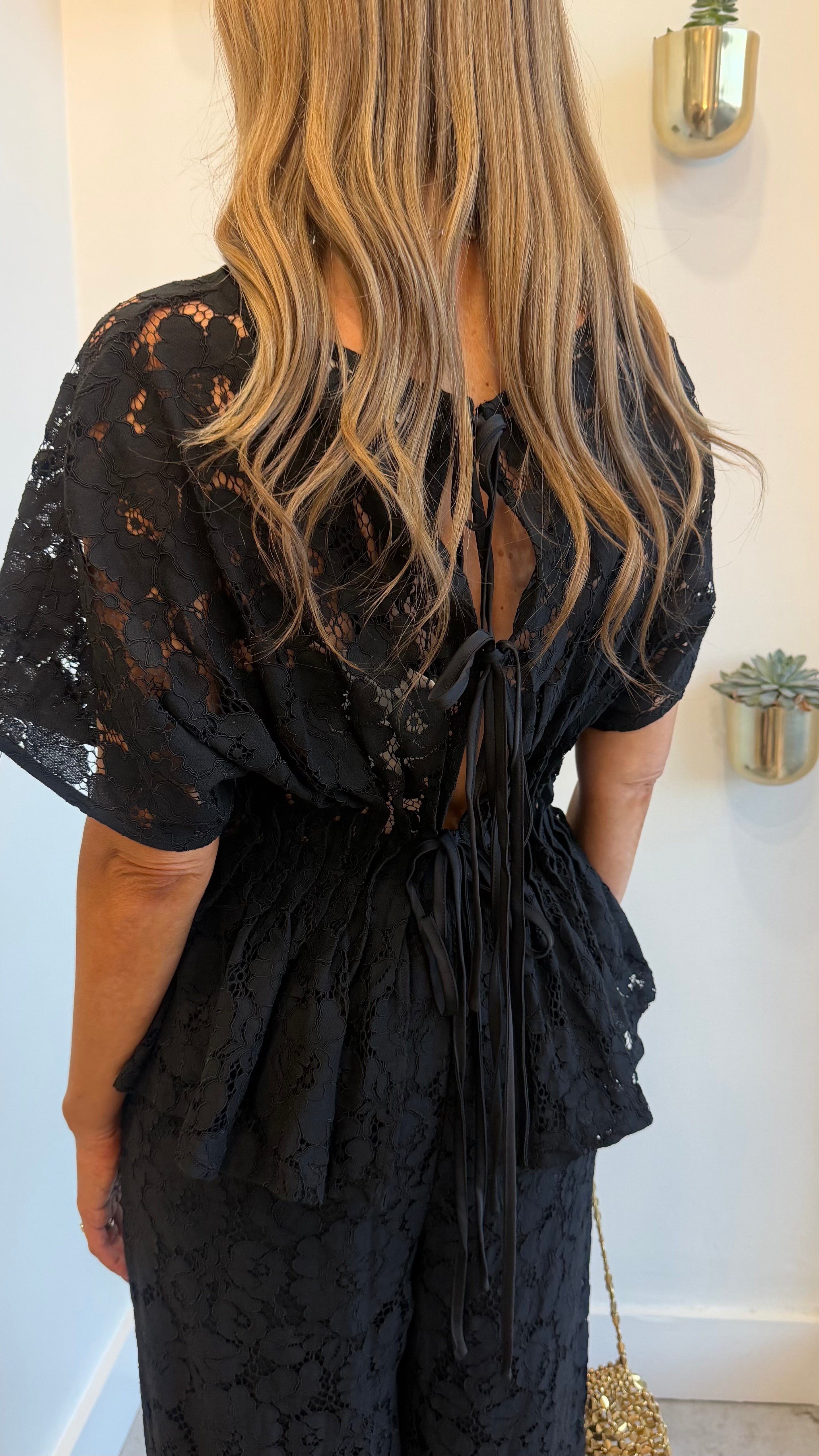AURA LACE SET