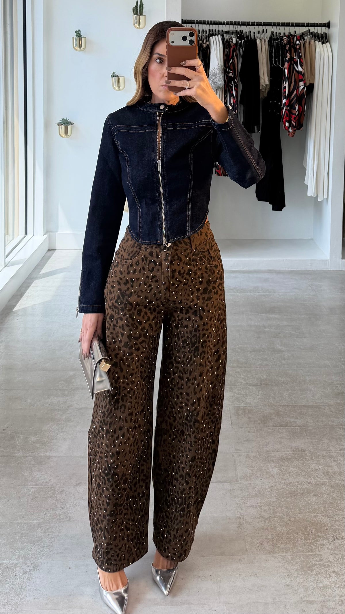 WILD SPARK BARREL JEANS