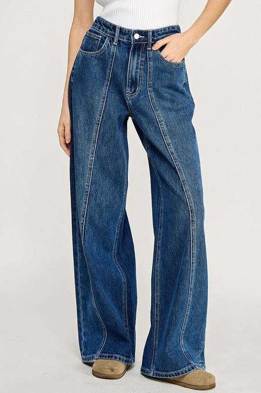 THE STRAIGHTLEG DENIM