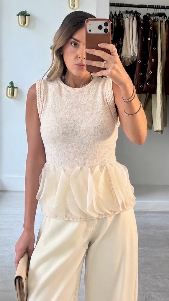 CLOUD RUFFLE TOP