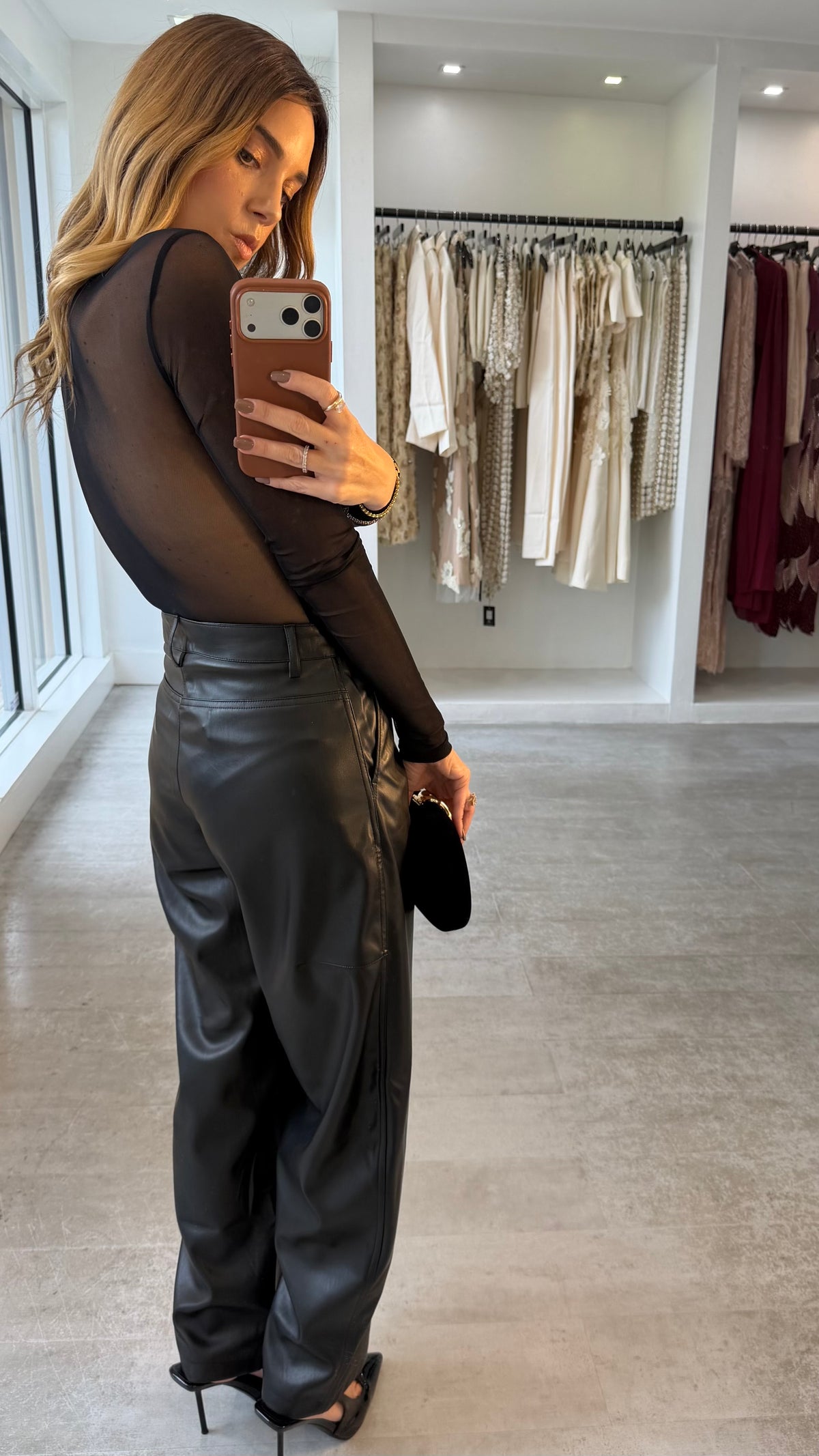 BLACKOUT MESH BODY