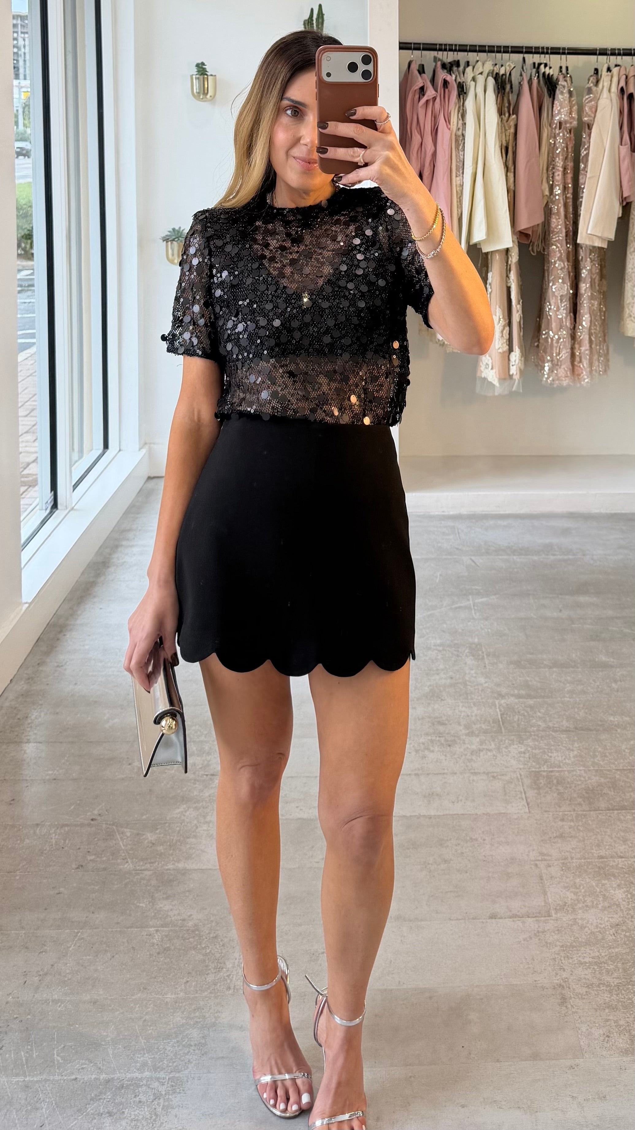 BLACK SCALLOP SKORT