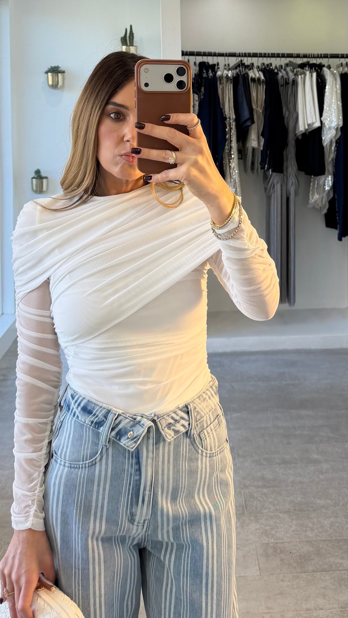 WHITE DRAPED TOP