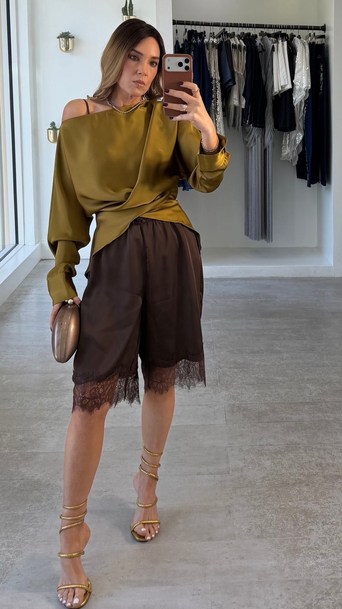 MOCHA LACE BERMUDA