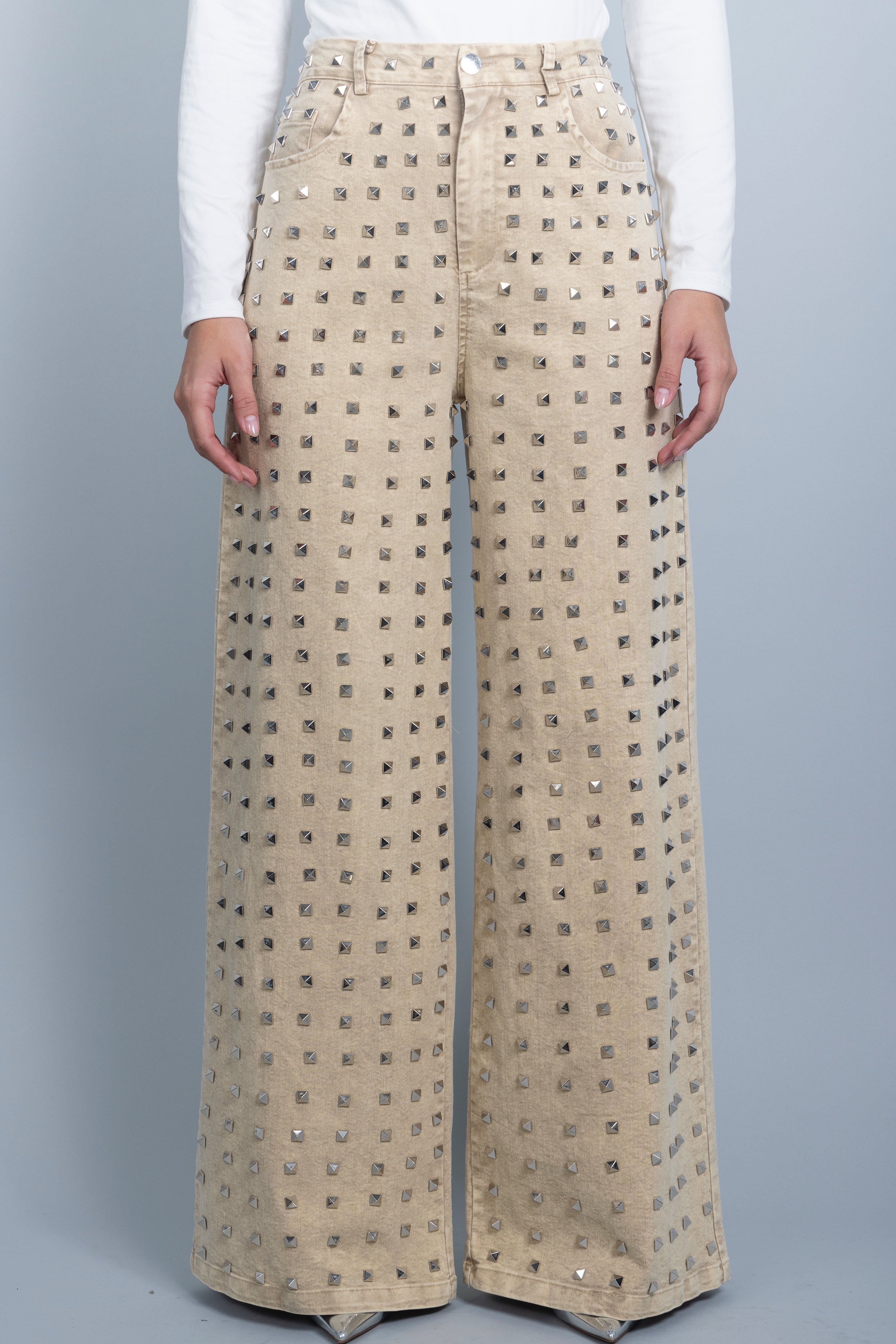 STUDDED BEIGE DENIM