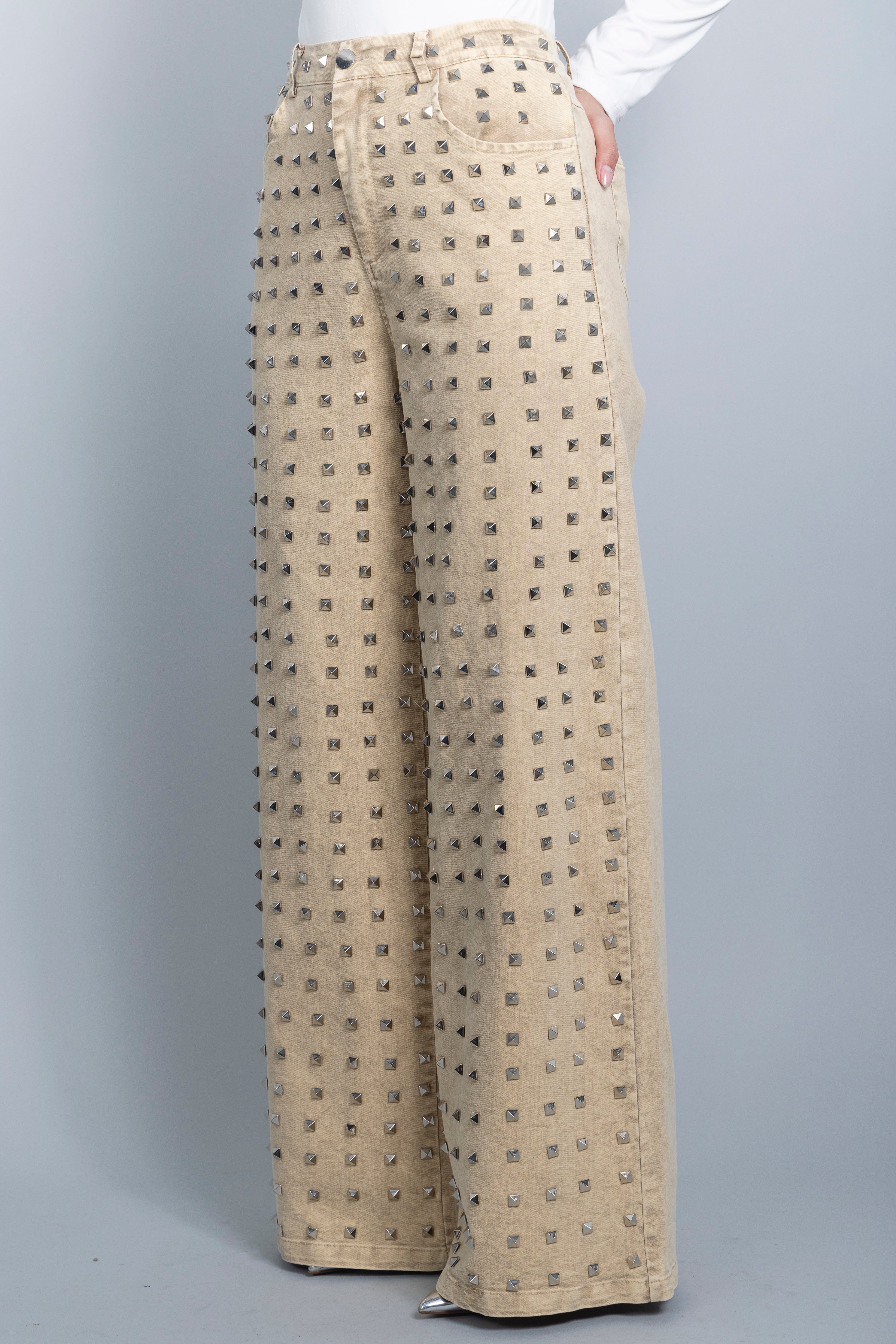 STUDDED BEIGE DENIM