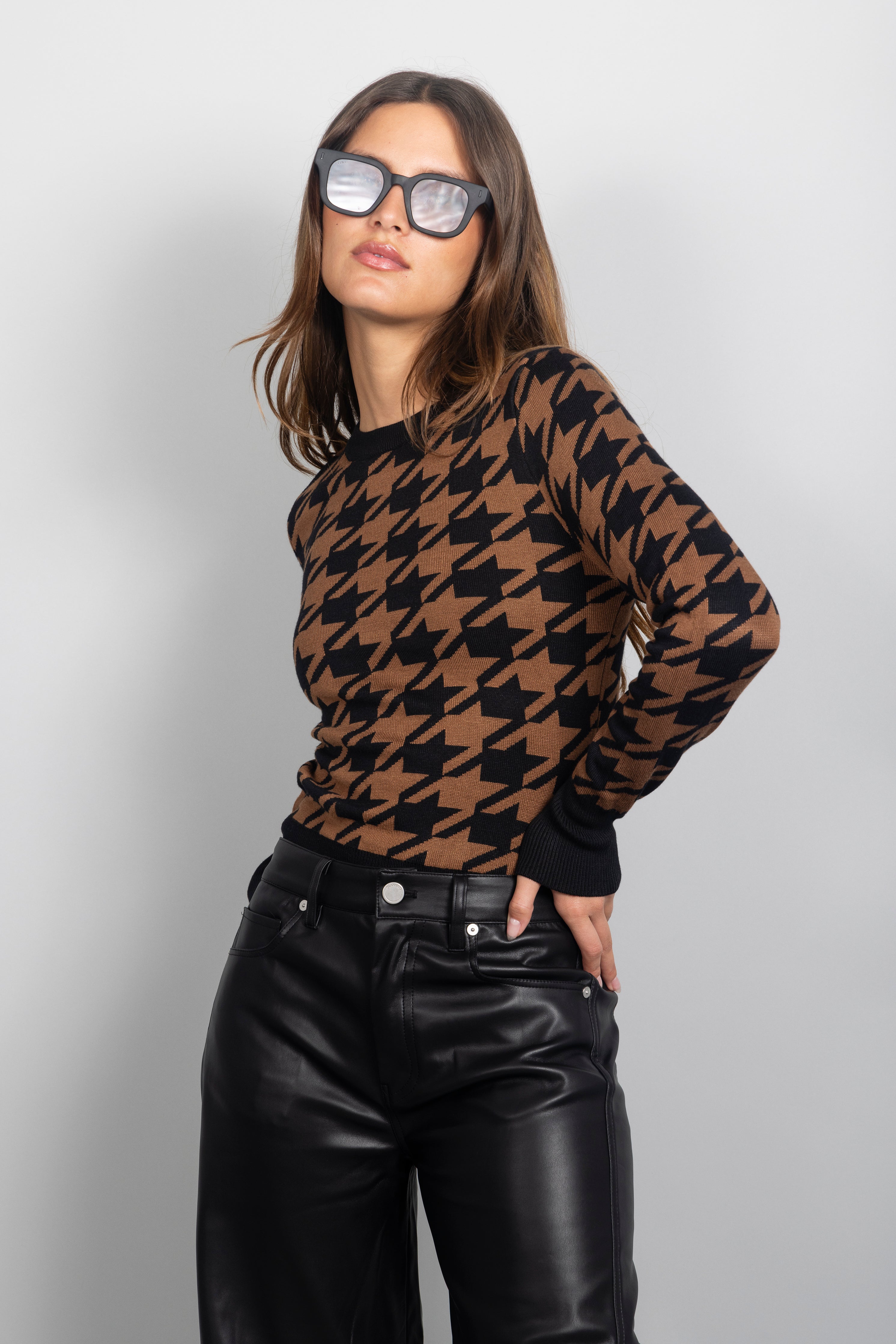 EXPRESSO HOUNDSTOOTH PULLOVER