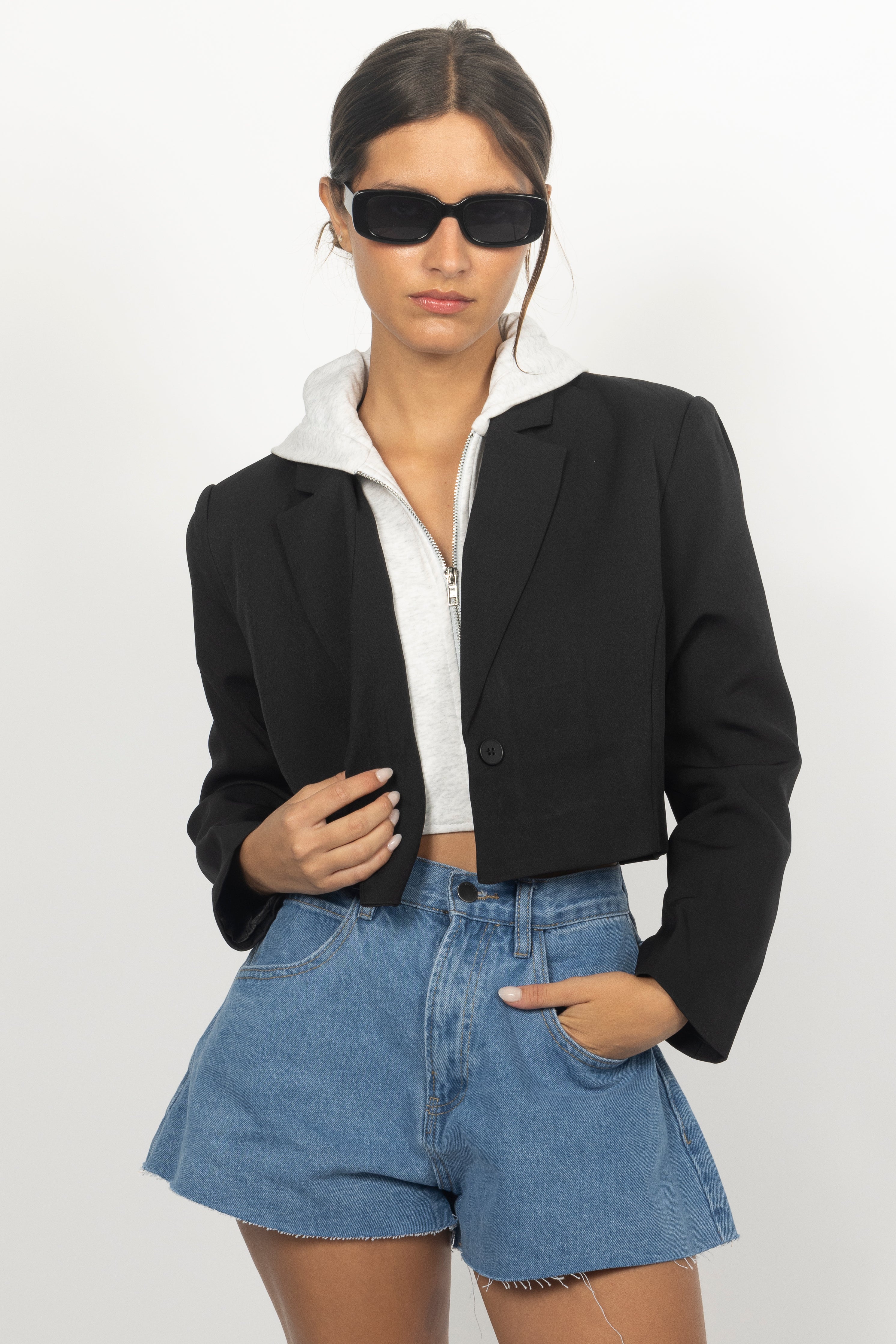 BLACK CROPPED BLAZER