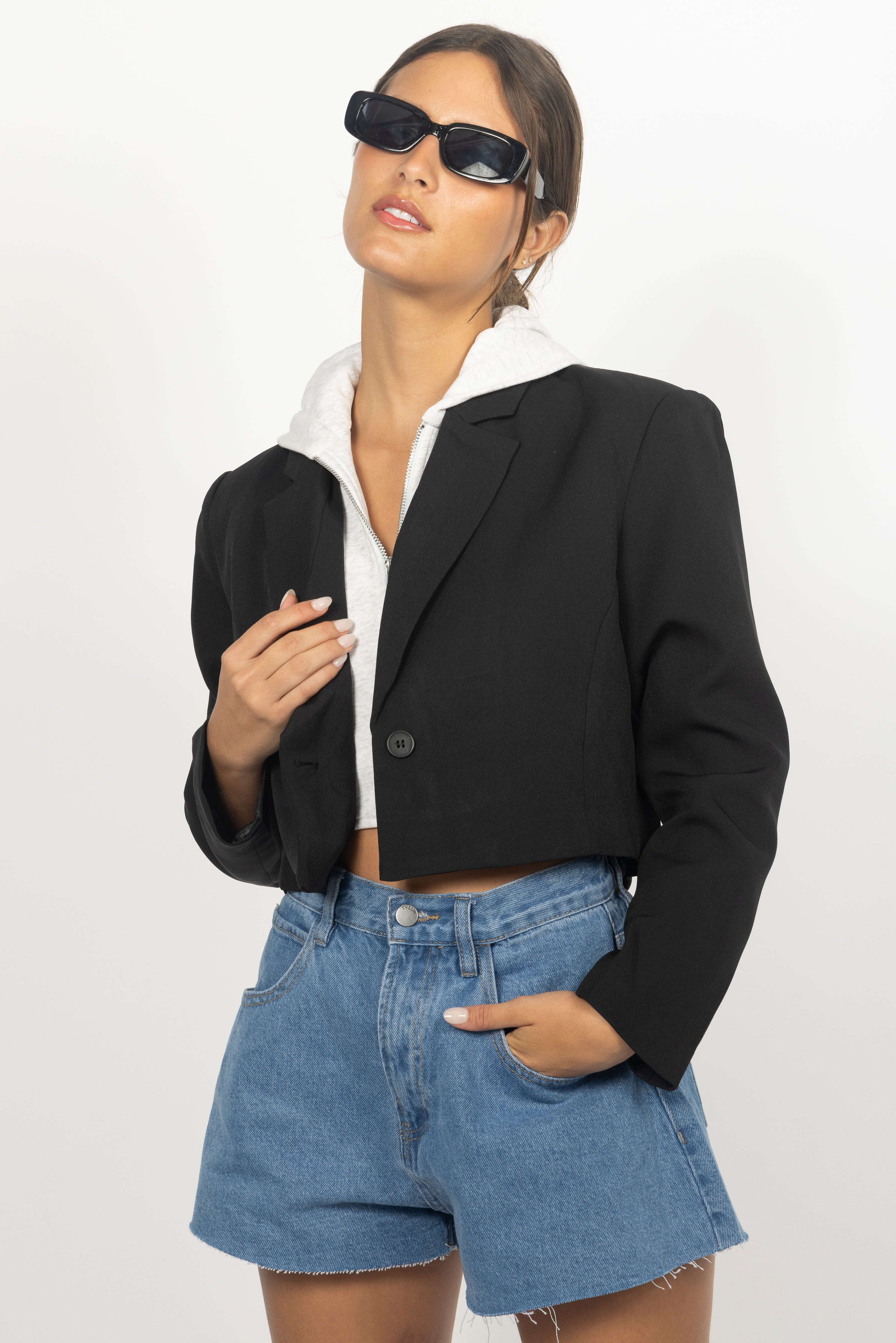 BLACK CROPPED BLAZER