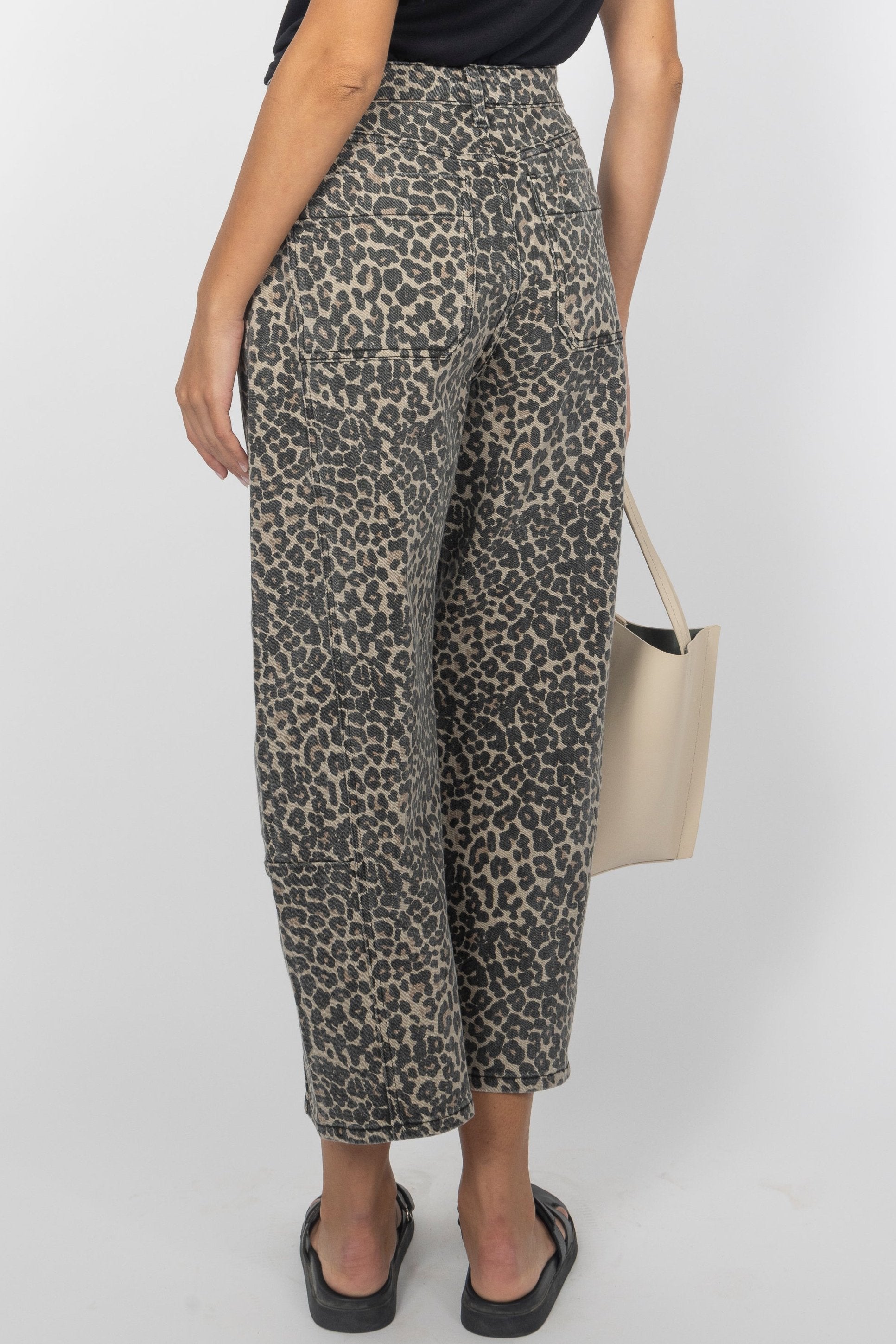 LEOPARD PRINT BARREL JEANS